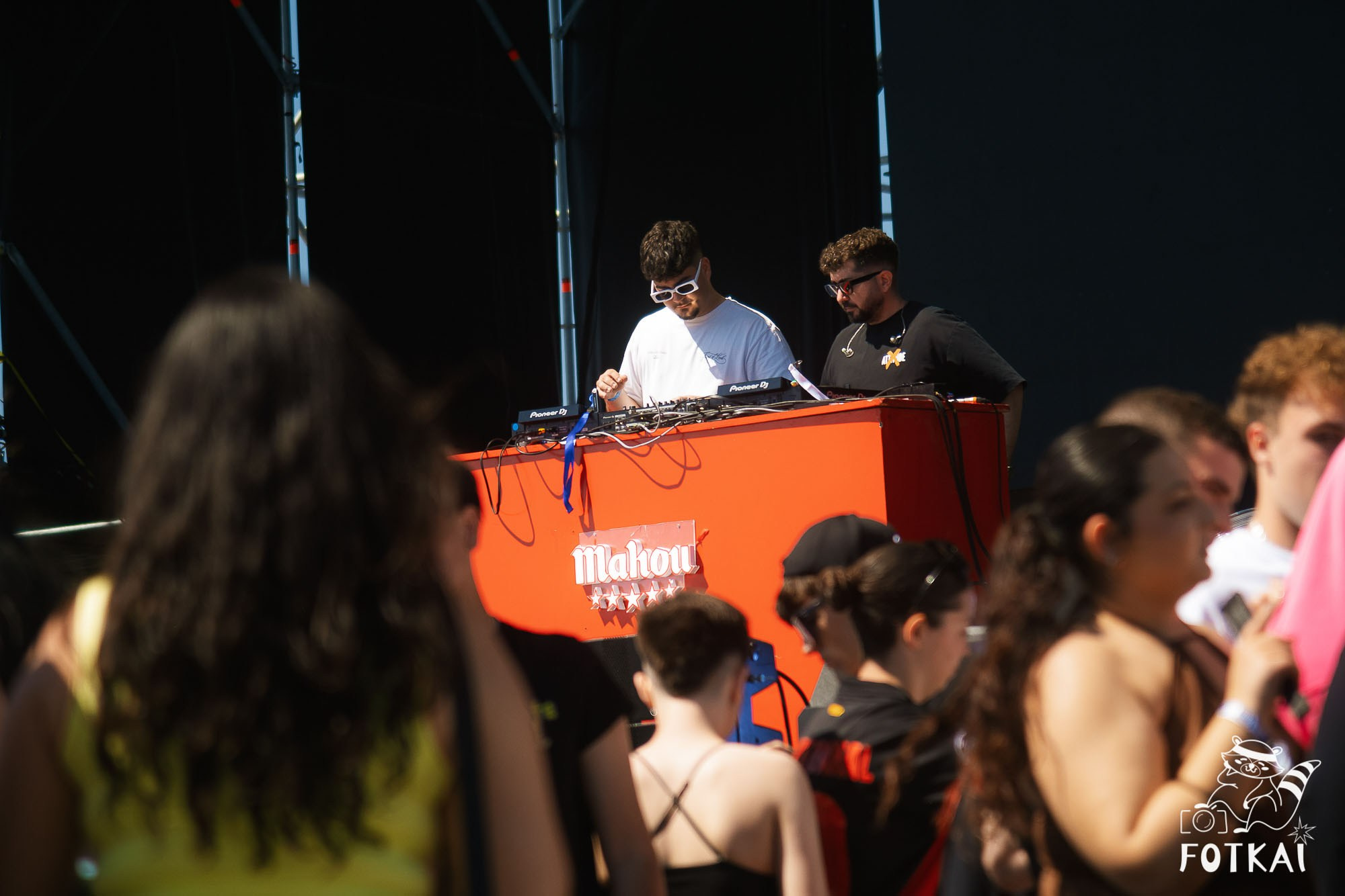 Fotos Costa Sonora 2026 Alicante Día 2 — busca tu foto y encuentra amigos del festival | FOTKAI