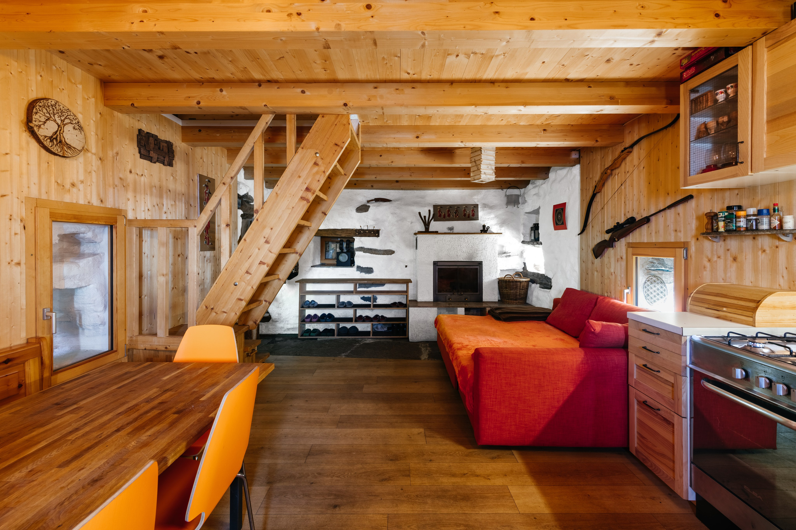 Rustico, VAL RESA, TICINO. Hallo! Ich bin Elena und arbeite als Immobilienfotografin