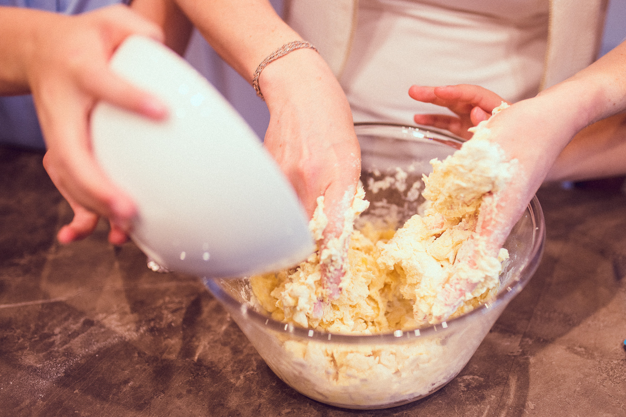Backen macht Spaß!. Hochzeitsfotografie in Berlin Nataliia Schütze