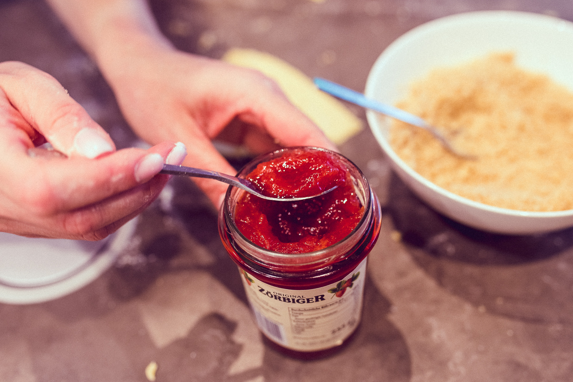 Backen macht Spaß!. Hochzeitsfotografie in Berlin Nataliia Schütze