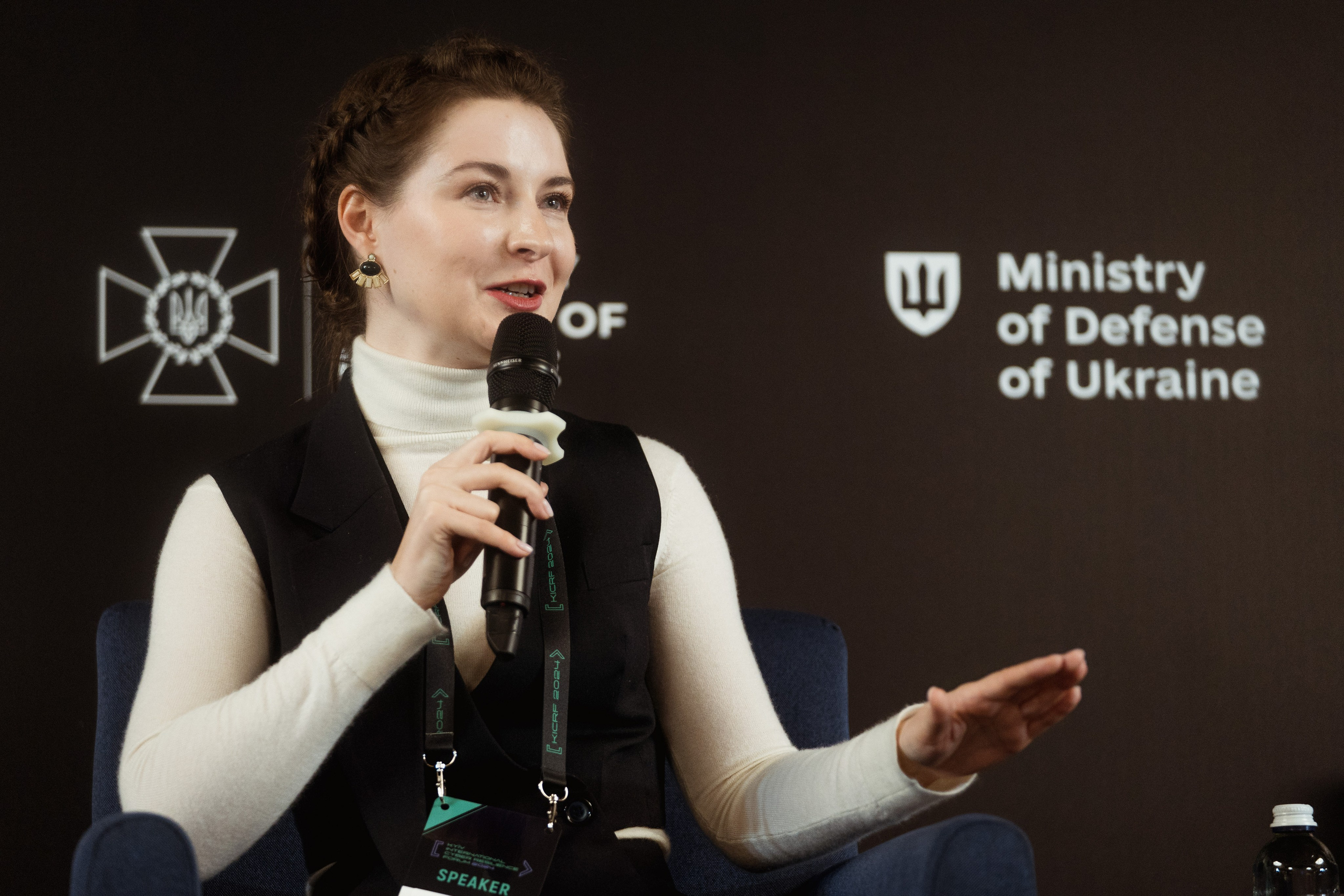 Cyber Resilience Forum. Kostiantyn Holinchenko. Reportage and portrait photographer