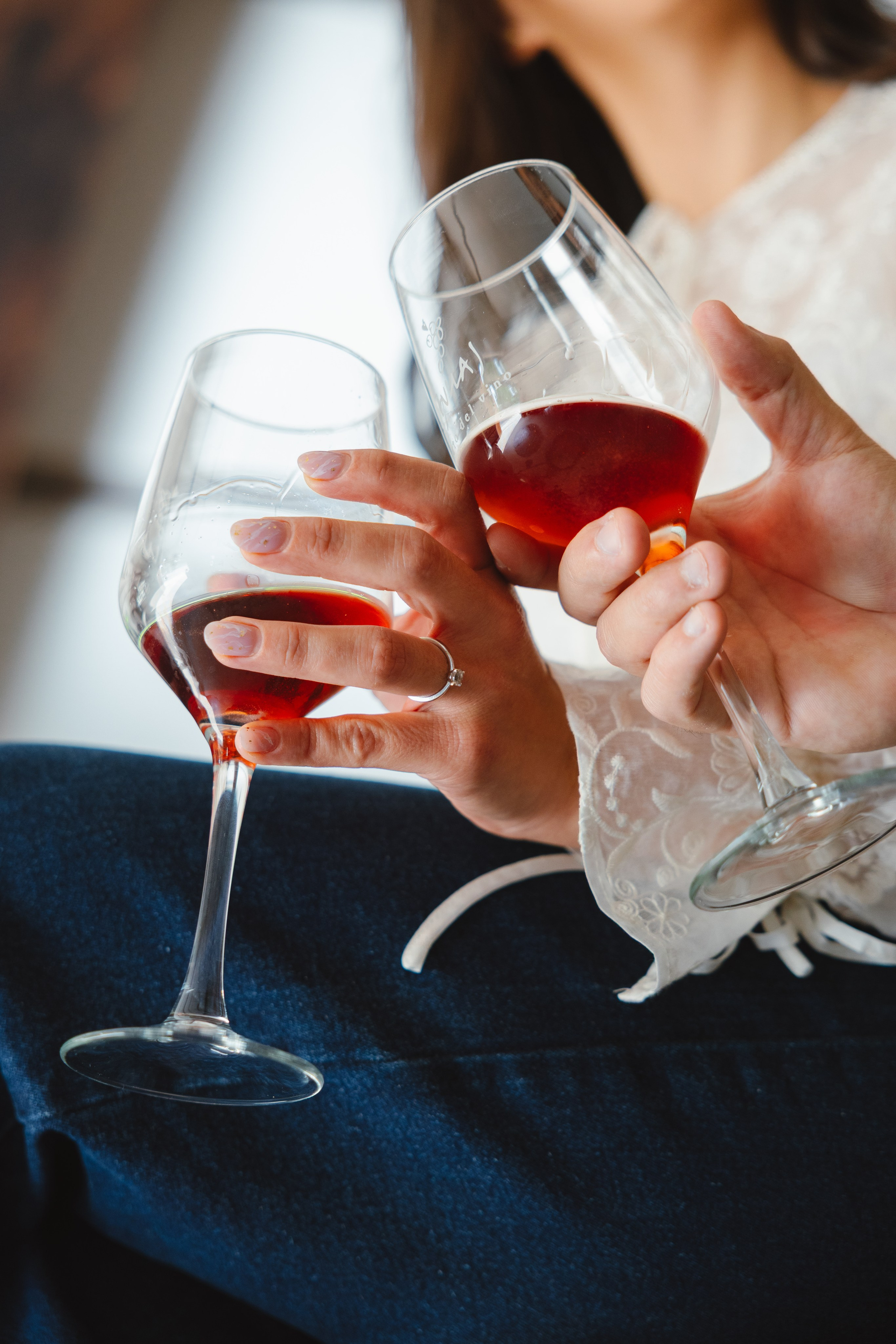 Fotos de preboda en una bodega de vino en Bullas