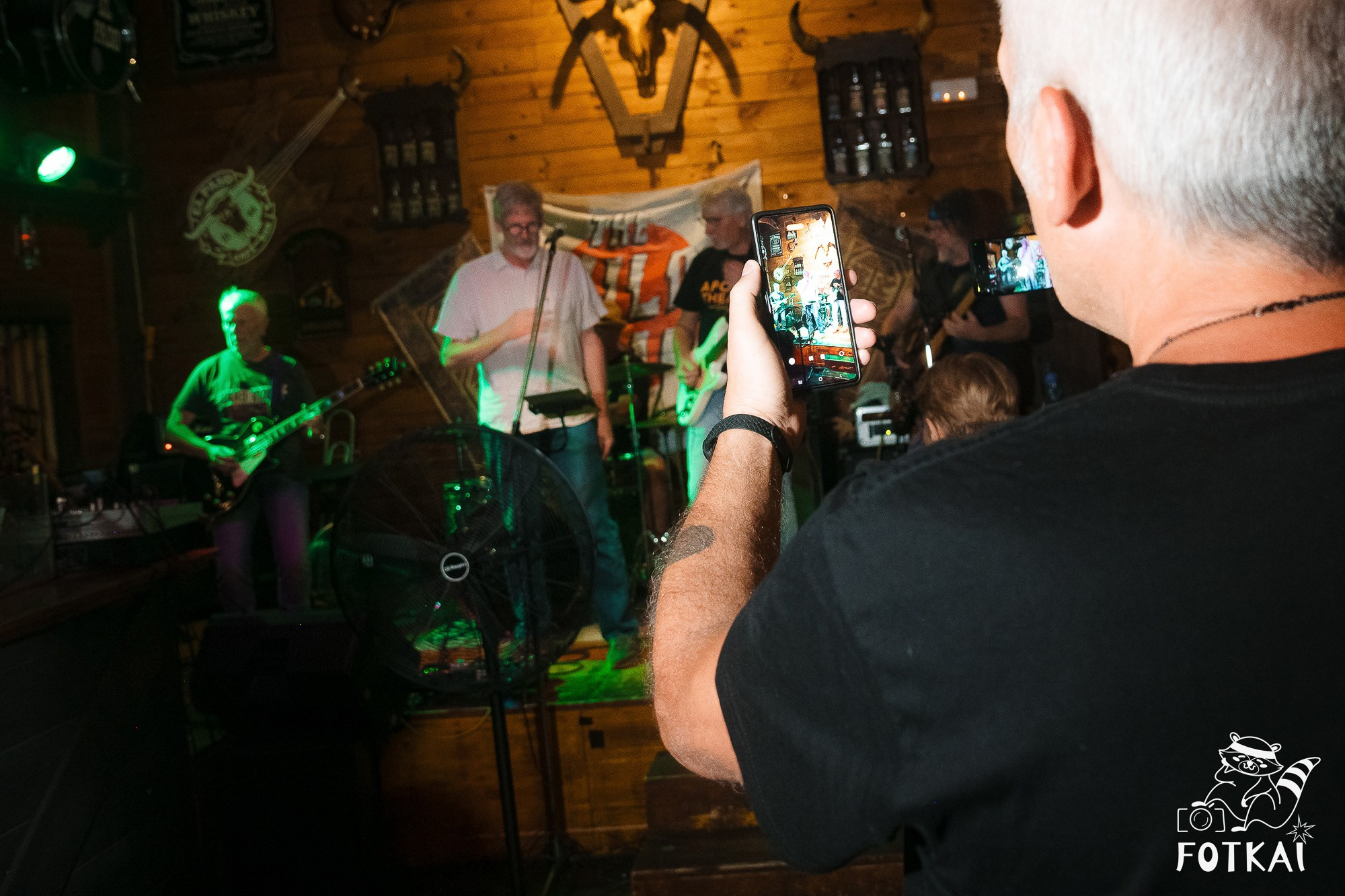 Jam Night в баре El Paso, Торревьеха — фоторепортаж живого джем-сейшена, июнь 2026 | FOTKAI