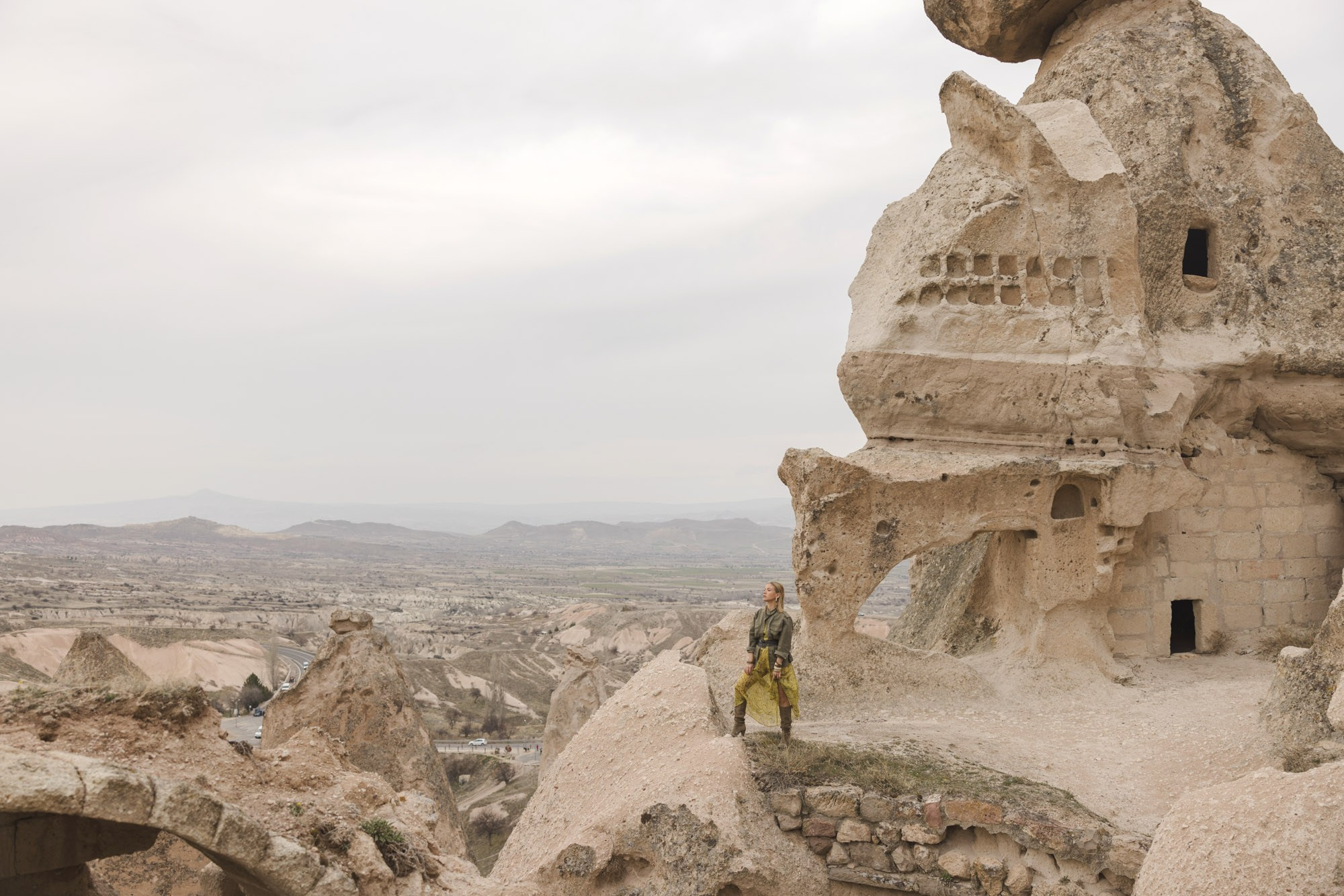 Photoshoot at Uçhisar Castle in Cappadocia. Julia Ganch I Fashion Wedding Photography I Cappadocia Turkey