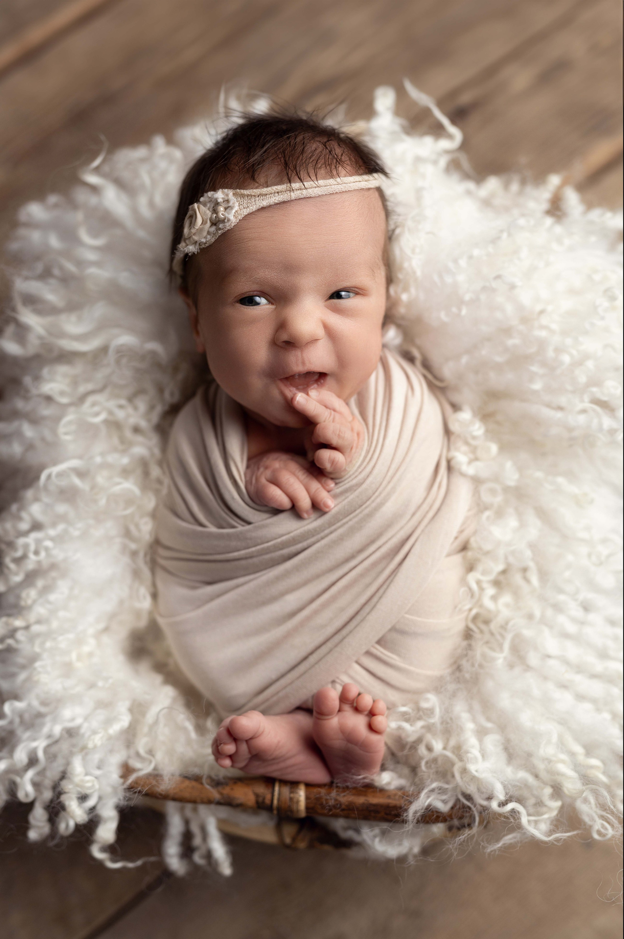 Newborn Classic. Newborn, kids, family photographer based near Zurich, Switzerland