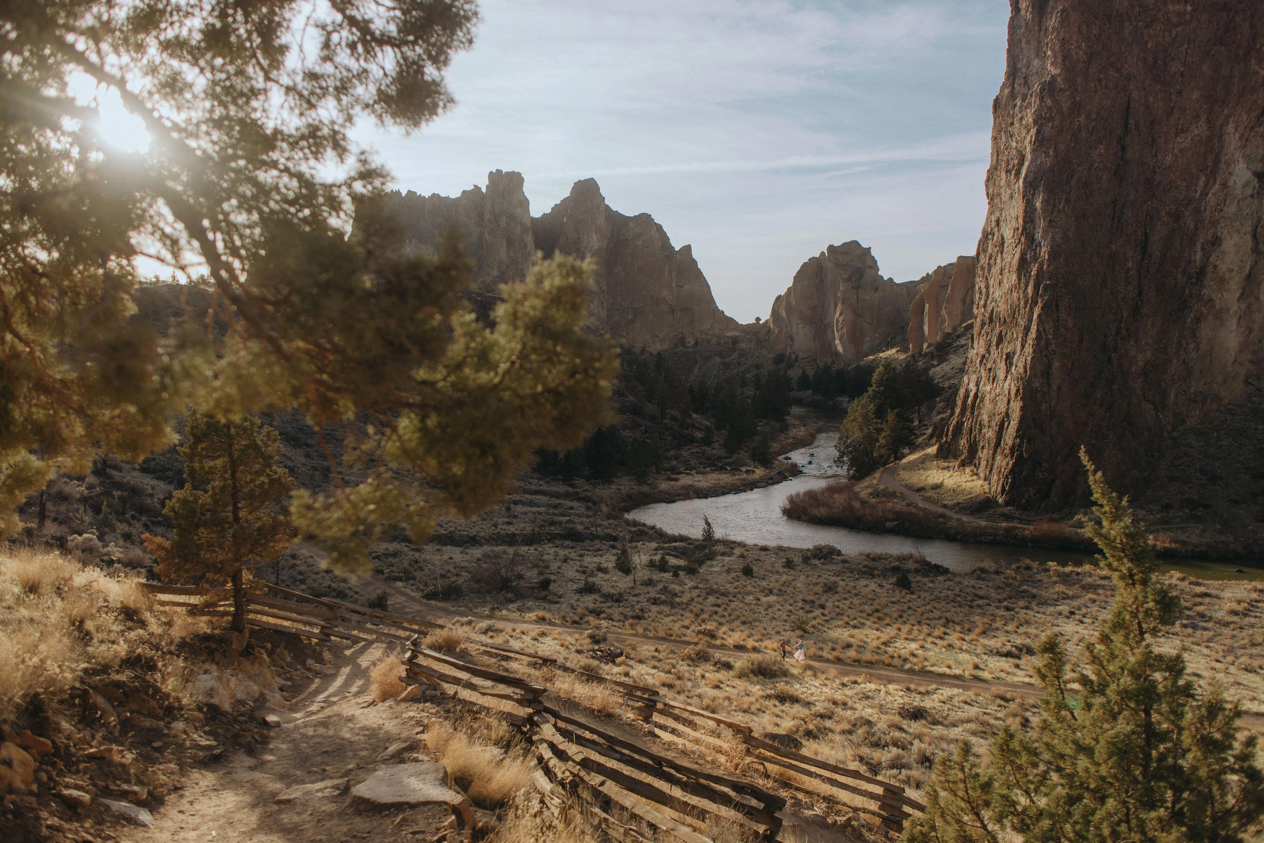 Shelby & Riley Engagement Session | Smith Rock State Park, Oregon. Portland & Seattle Wedding, Elopement & Engagement Photographer | Georgy Shishkin
