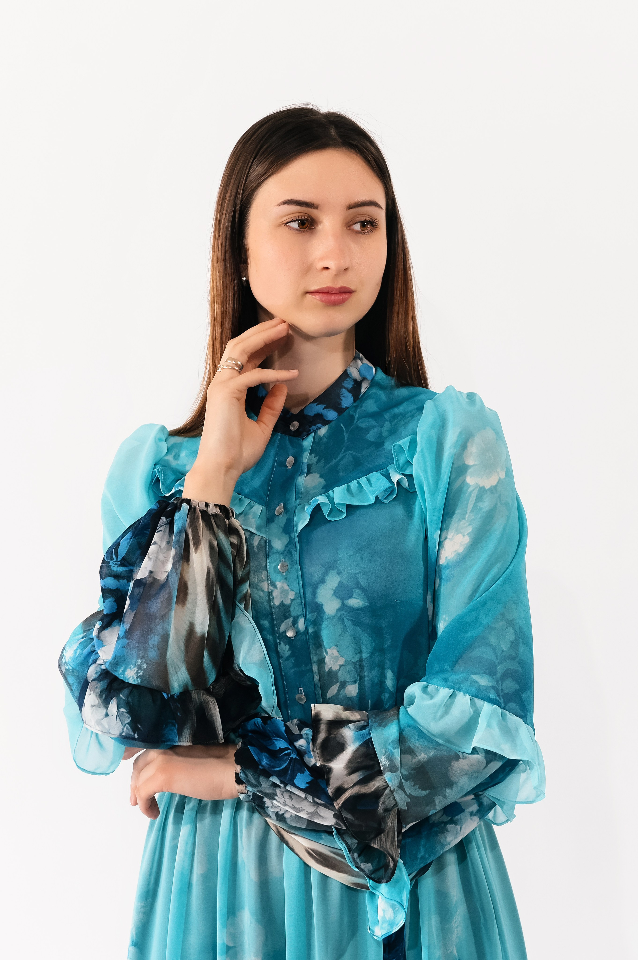 Rochie lungă din voal. Designer vestimentar: elaborarea, proiectarea și confectionare…