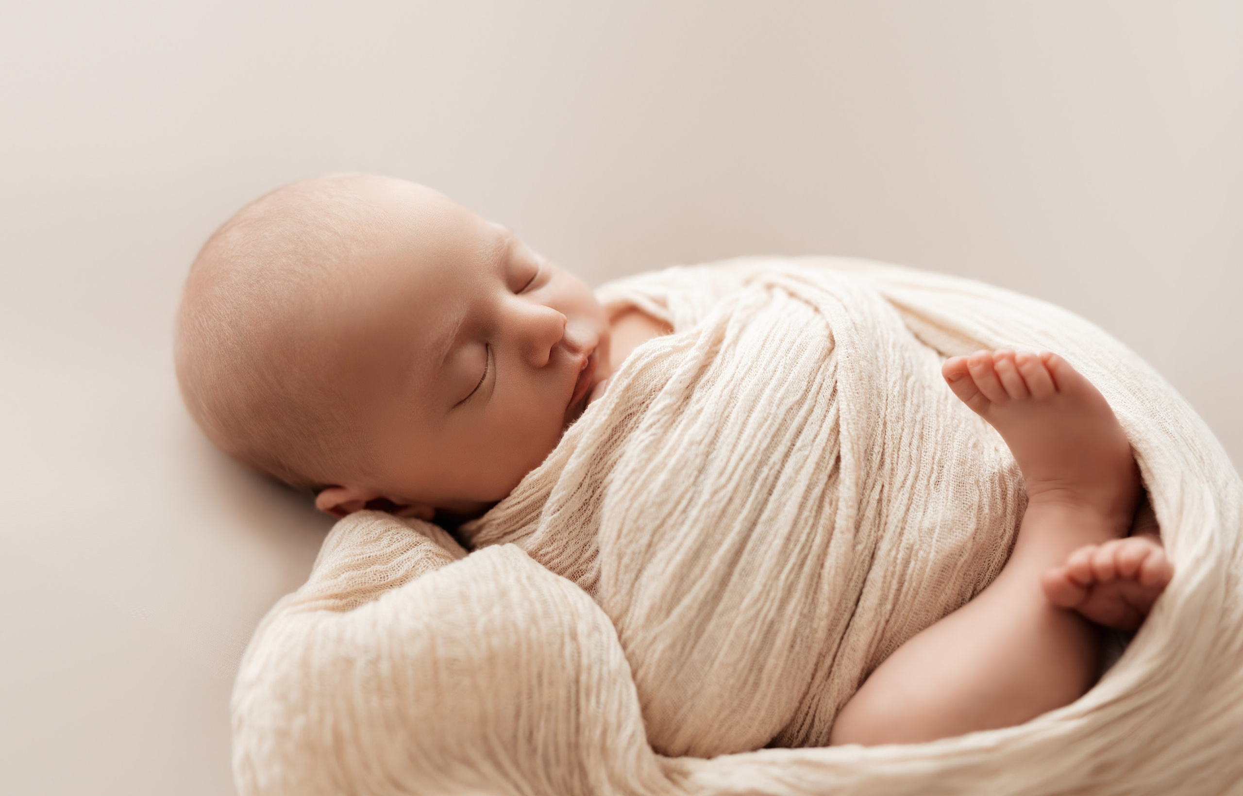 Newborn Classic. Newborn, kids, family photographer based near Zurich, Switzerland