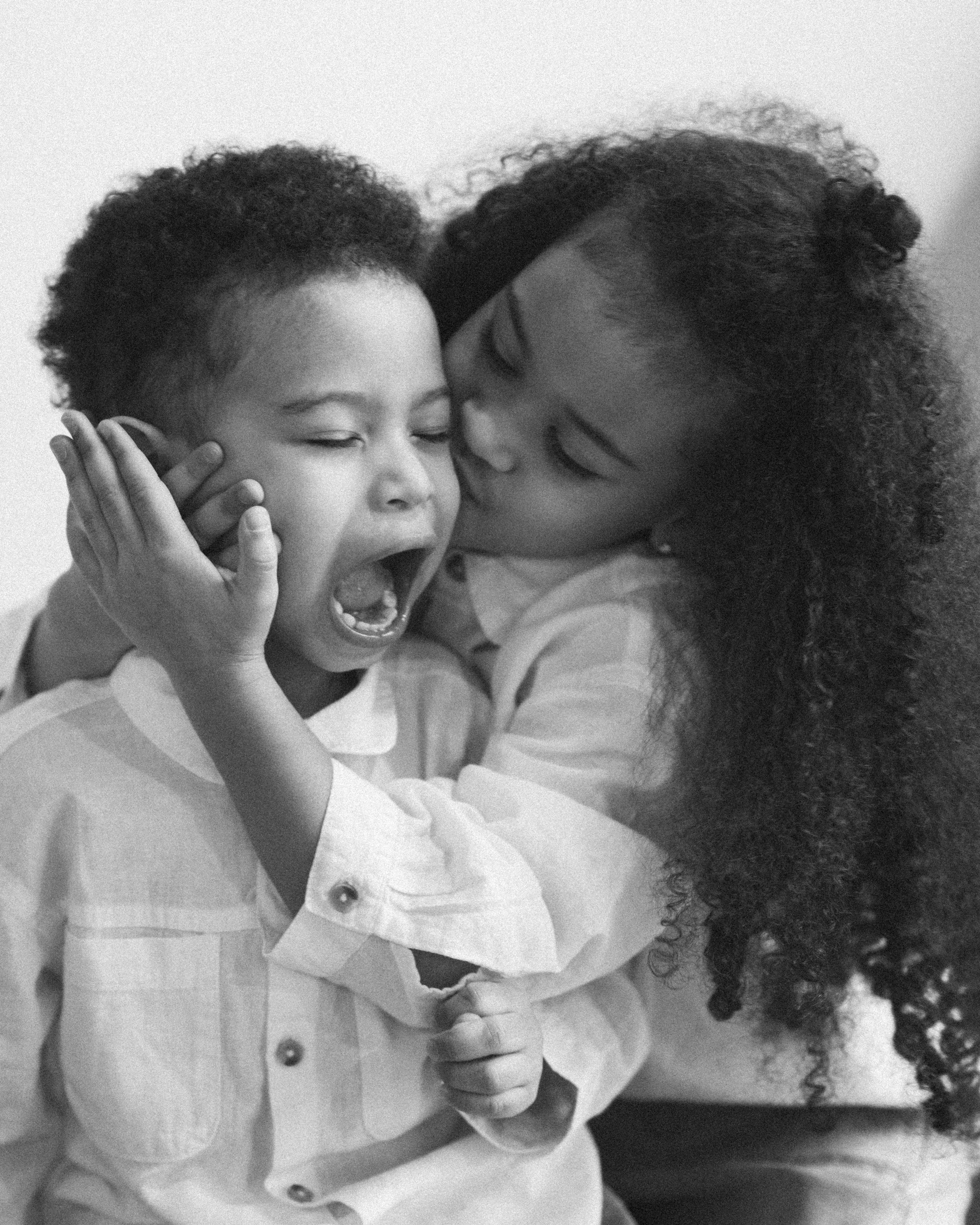 Sibling Love. Elena Pretzner Photography