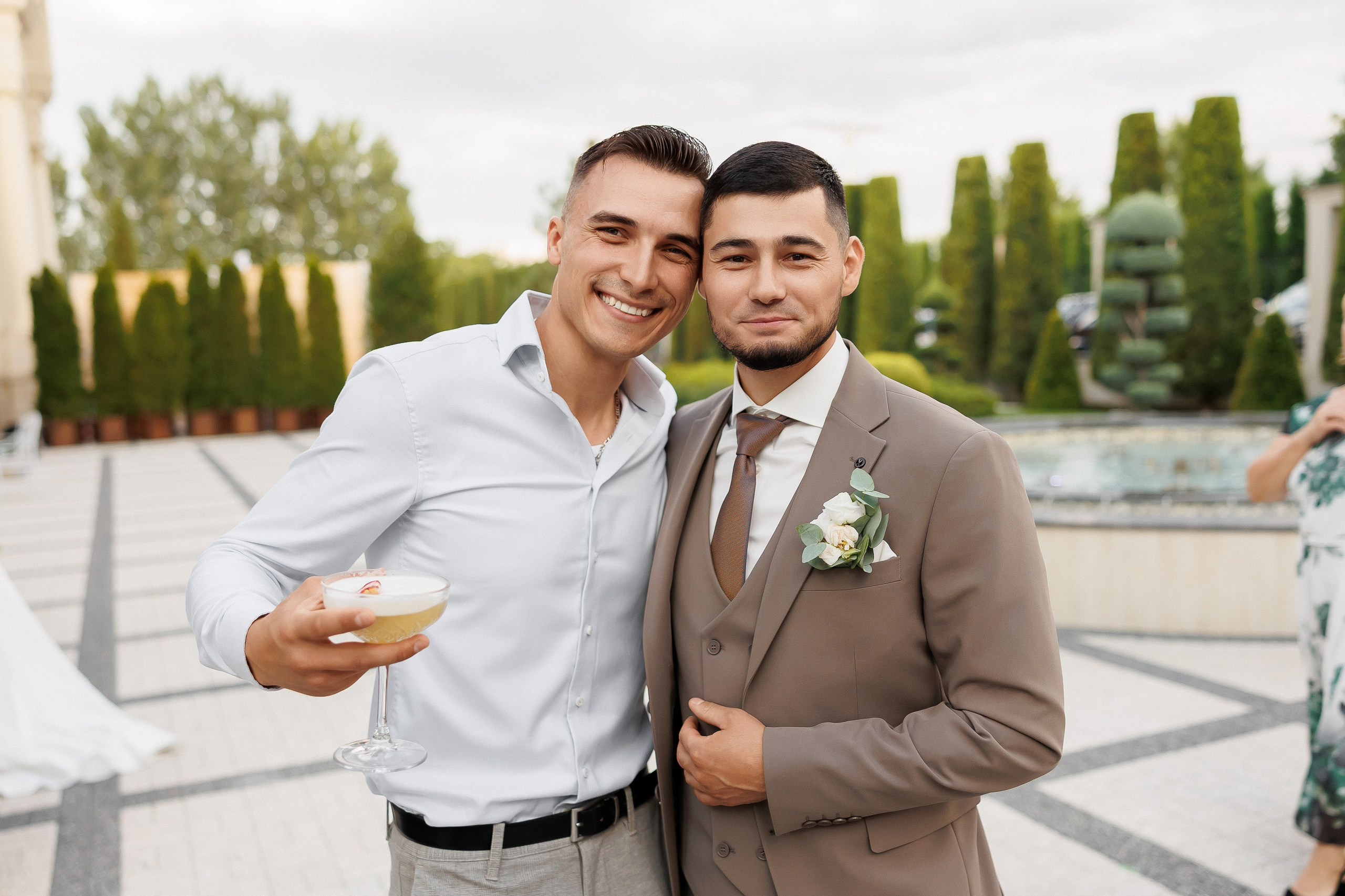 Eugen & Livia — Grand Elysee — Wedding Day. Servicii Foto și Video 067188353