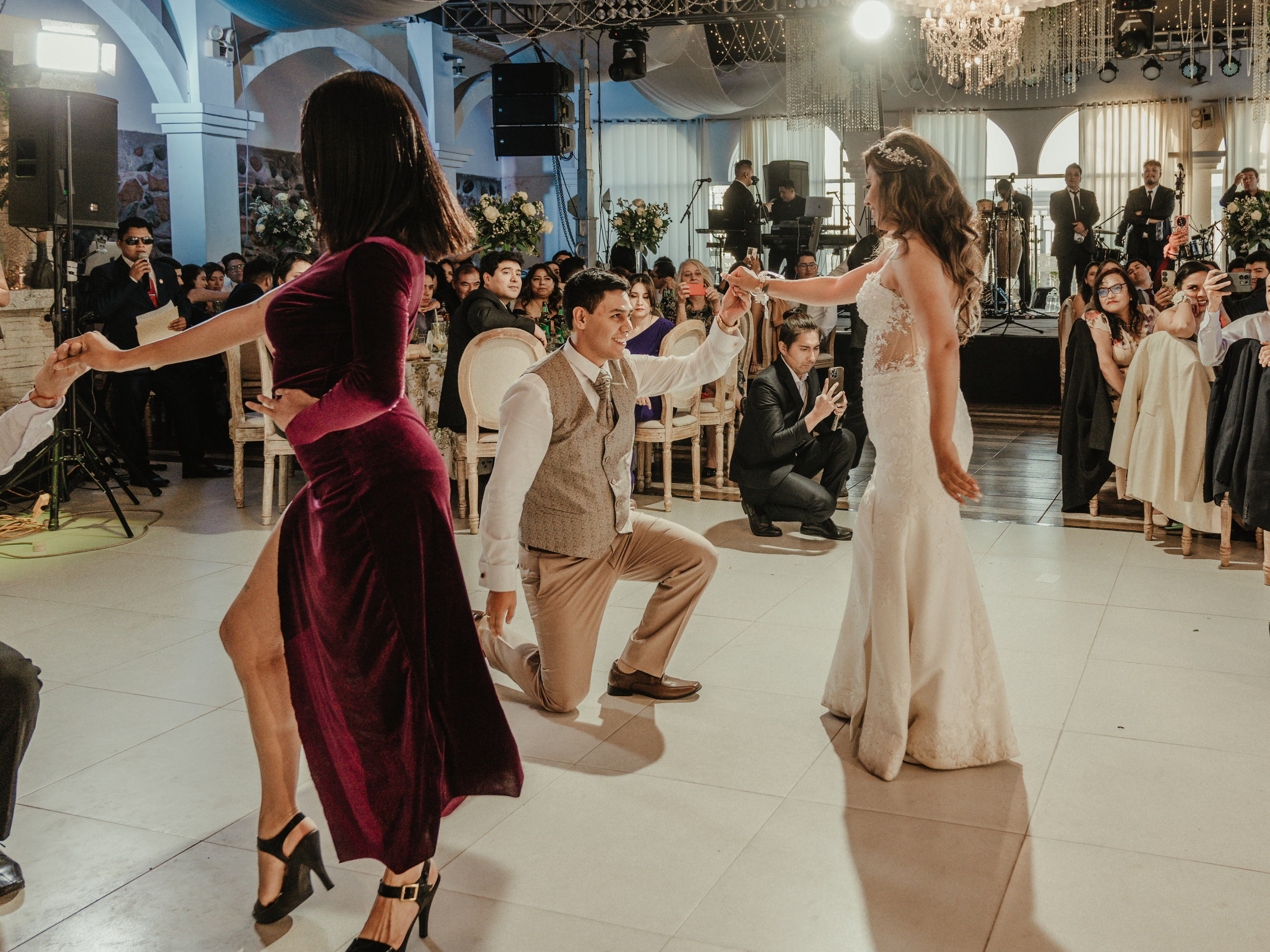 CARLA Y MARIO BODA RELIGIOSA. Studio KVTA | Fotografía y Video de Bodas en Arequipa