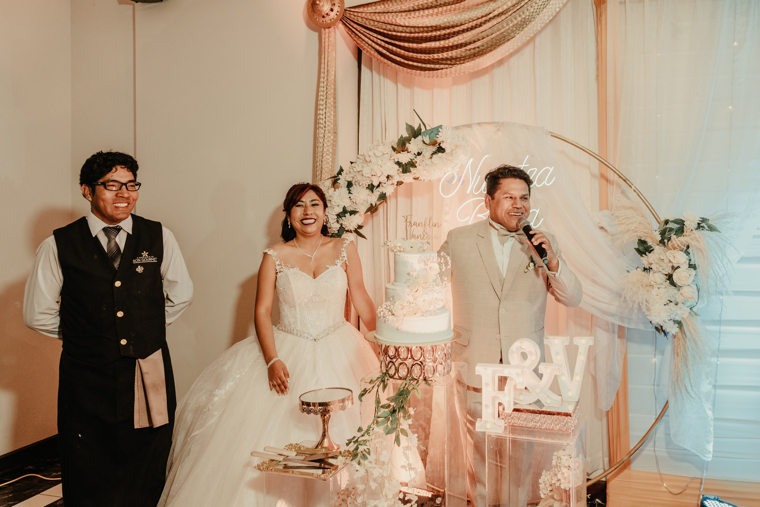 VANESSA + FRANKLIN BODA RELIGIOSA. Studio KVTA | Fotografía y Video de Bodas en Arequipa