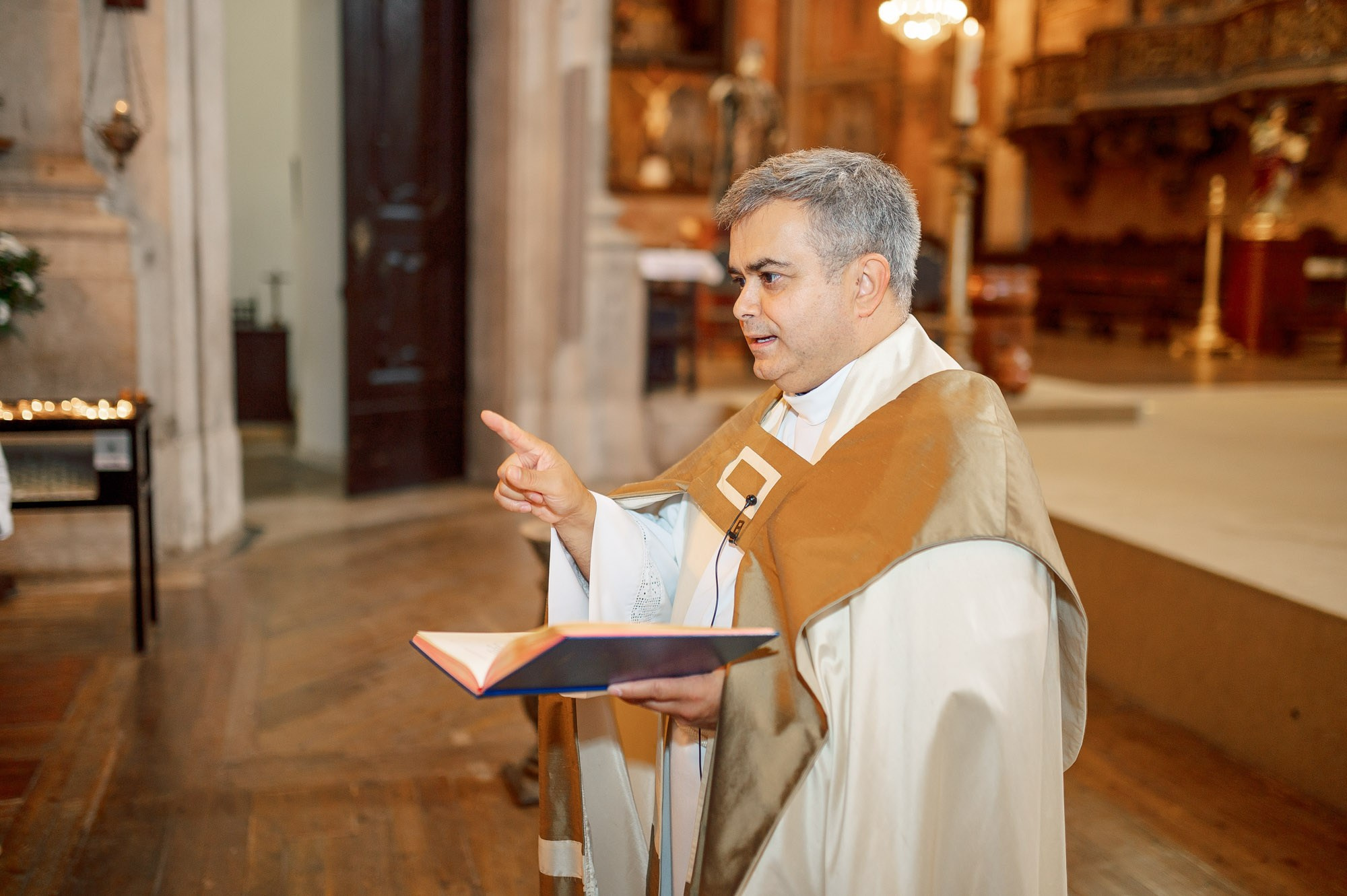 photography of a Catholic baptism in Lisbon
