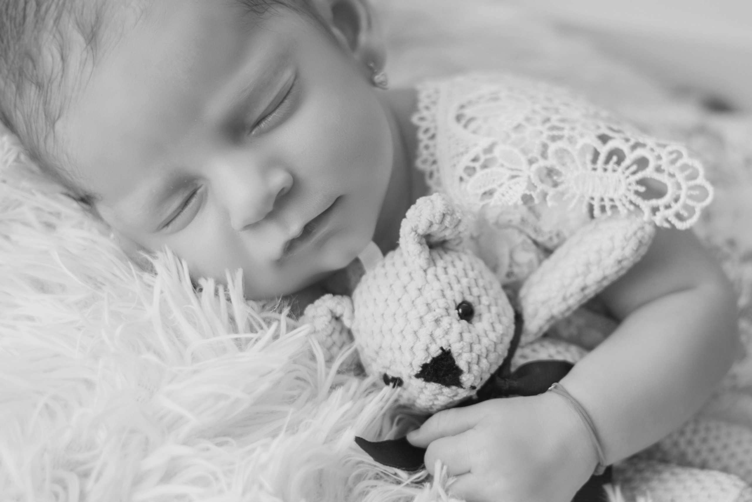 NEWBORN. FOTOGRAFUL LUI MATEI