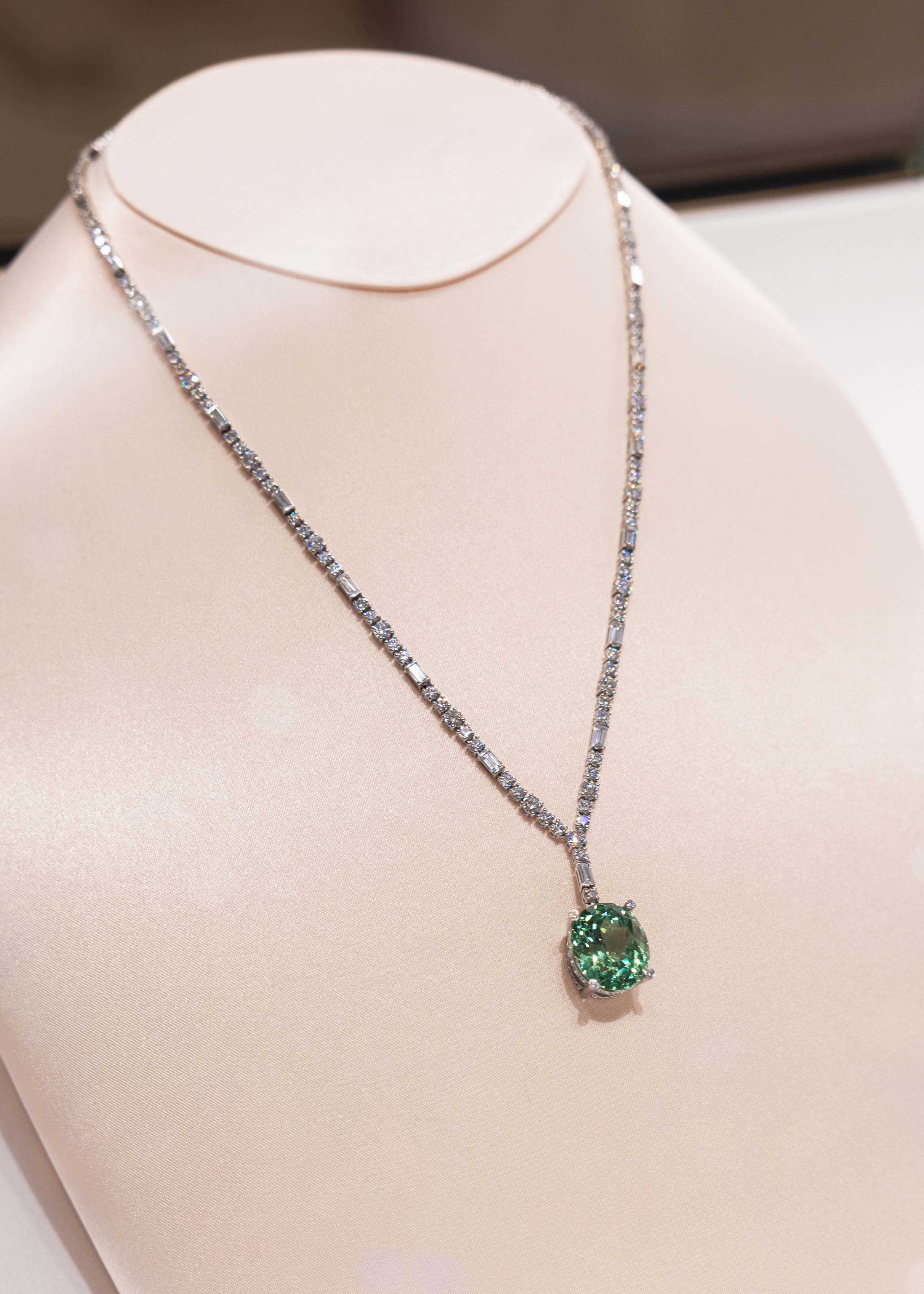 Tiffany. Professional wedding photographer in Copenhagen, Denmark — Julia Byron