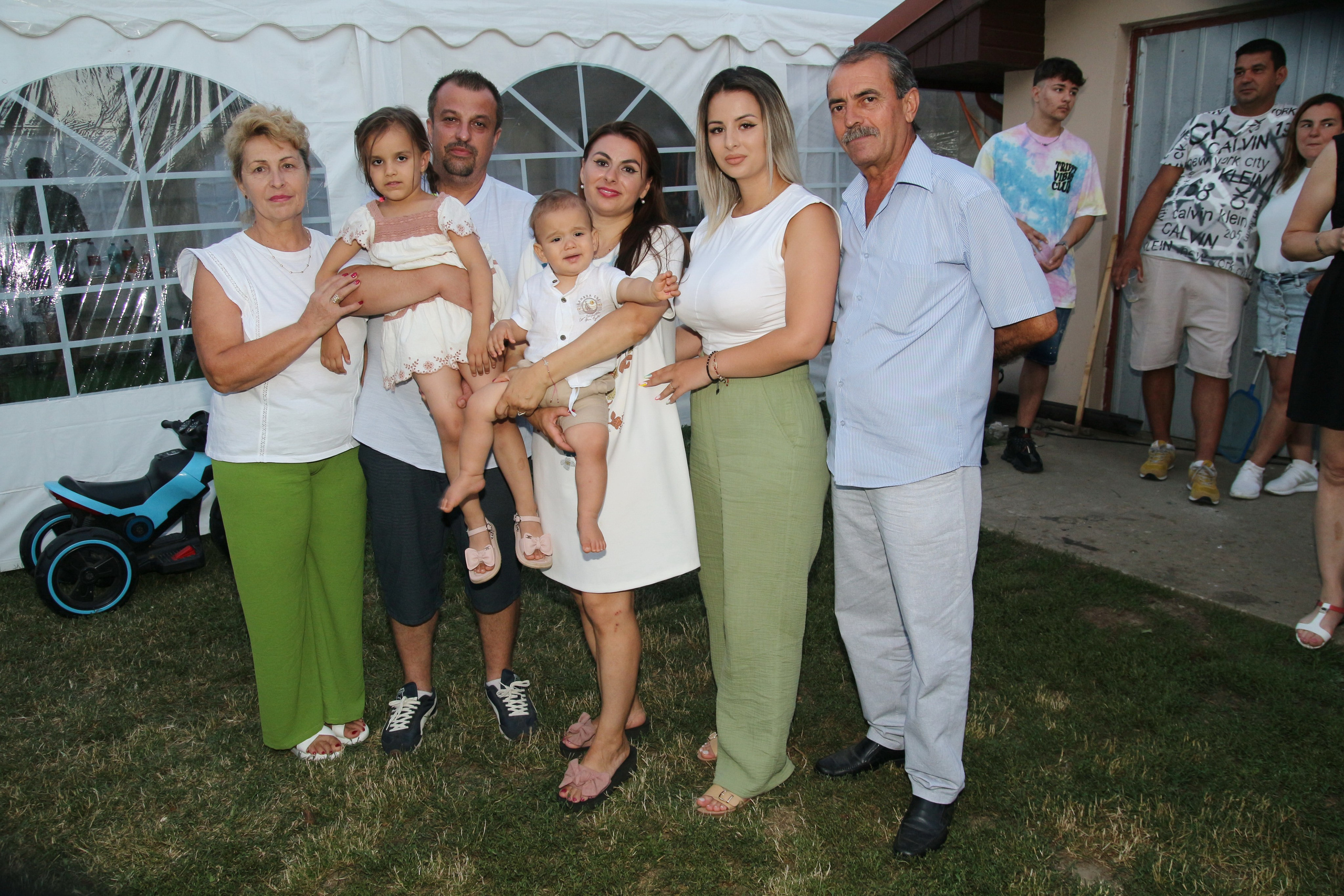 BYZO MEDIA. PETRU BYZO - family and children photographer in ROMANIA