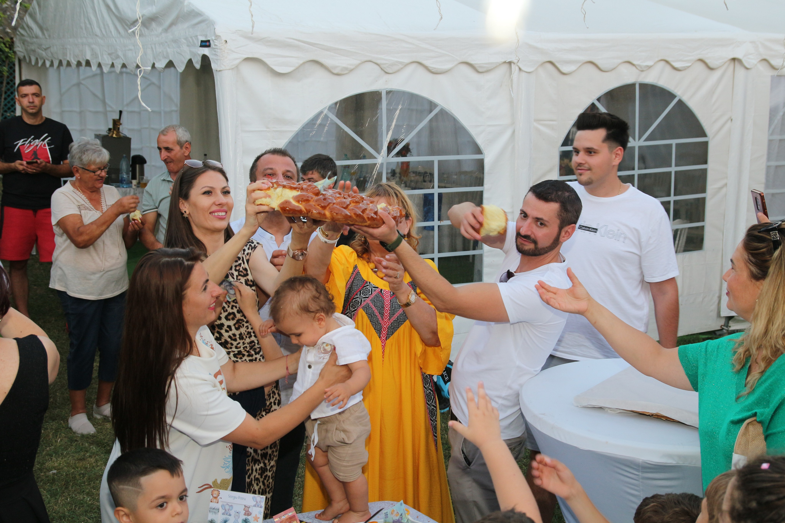 BYZO MEDIA. PETRU BYZO - family and children photographer in ROMANIA