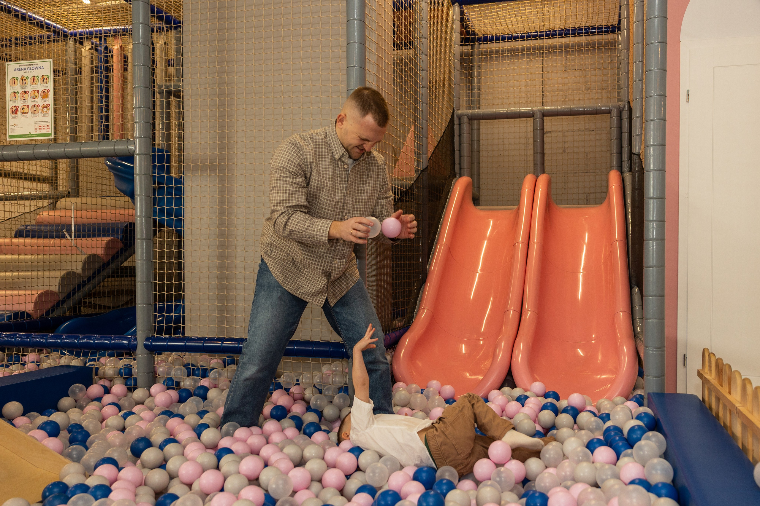 День рождения Артёма 24 января 2026 года. Семейный и детский фотограф в Варшаве Мила Бобровская