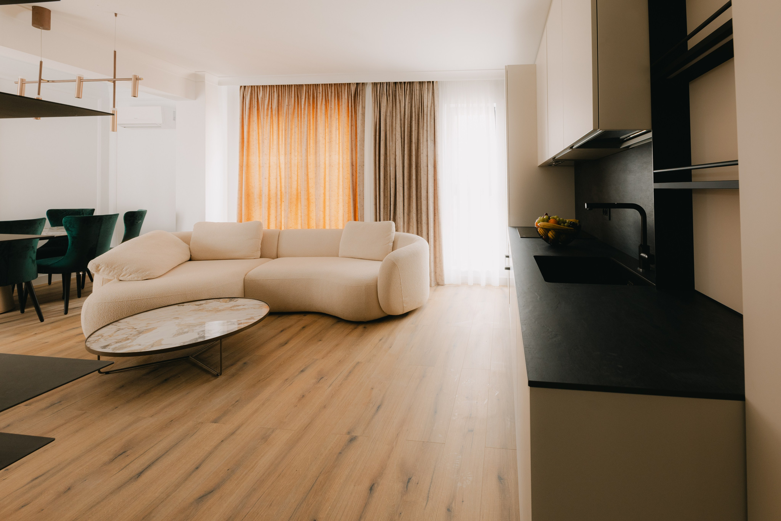 Imobiliare & Interioare - Foto