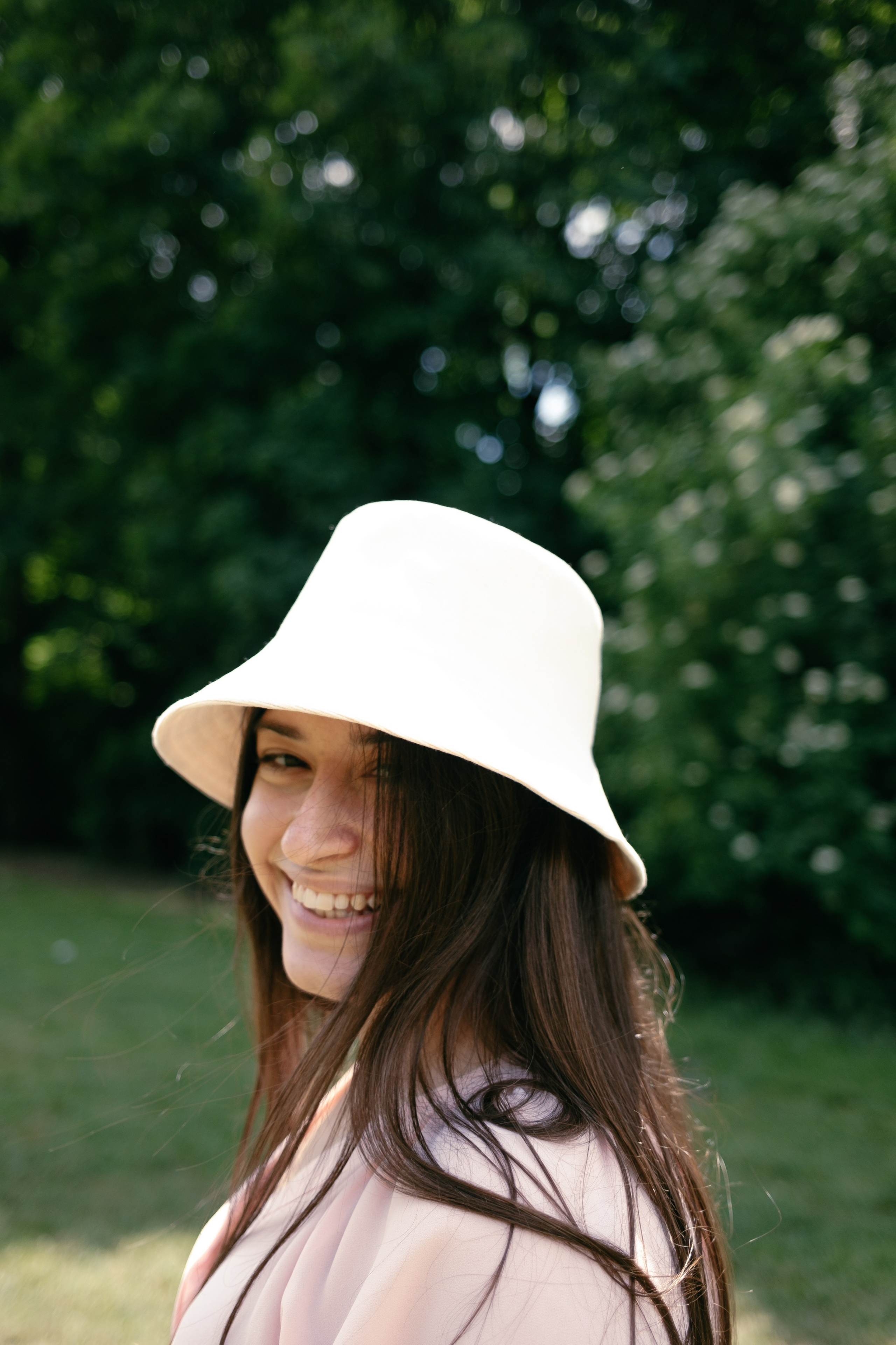 Girls Picnic photoshoot. Professional Photographer in Berlin — Portraits, Love Story, Events, F