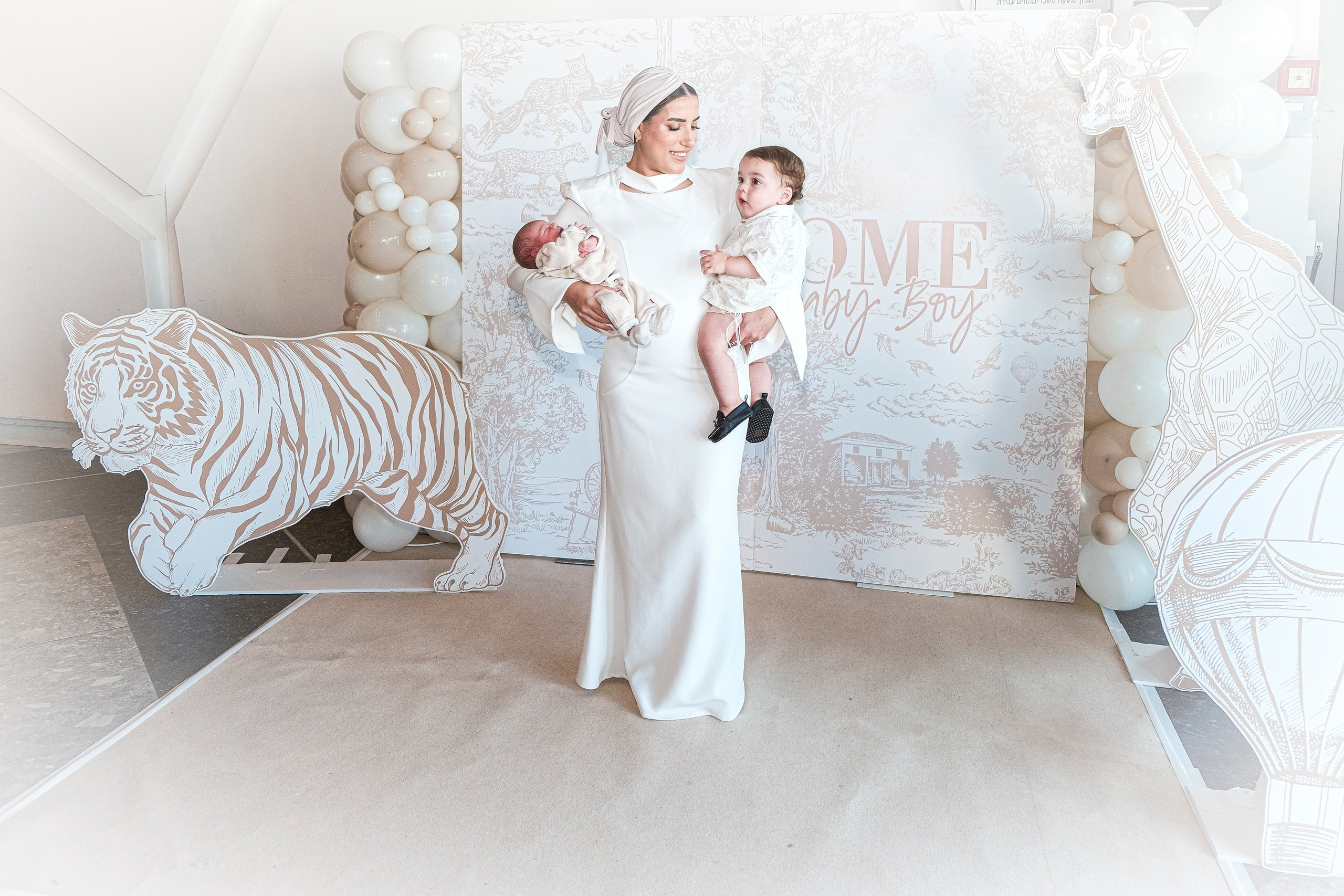 MAY – Portrait & Fashion Session. Middle East Photo Agency — Photography & Event Magnets — סוכנות צילום והדפסת מגנטים לאירועים