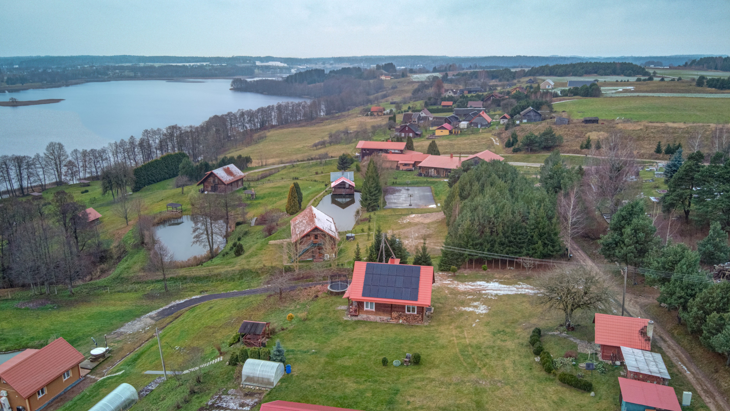 Trakų raj. sodyba. Elina Sapiega fotografė Vilniuje