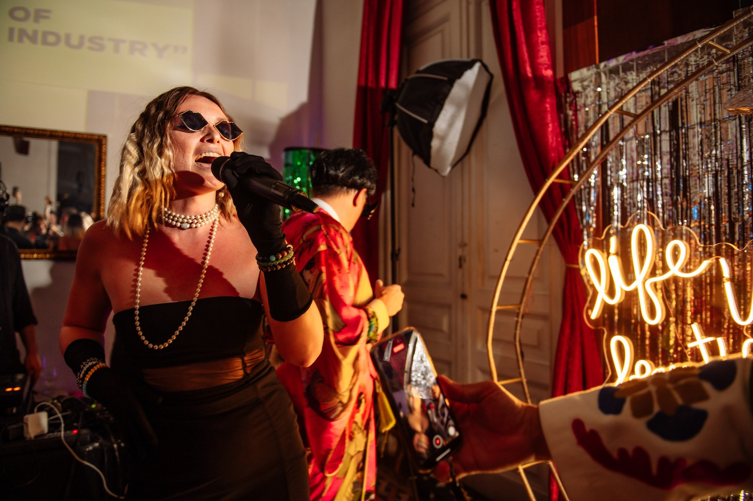 Show en estilo Studio 54 — fotografía de evento temático. Фотограф Екатерина Гасанова — фотосессии в Барселоне