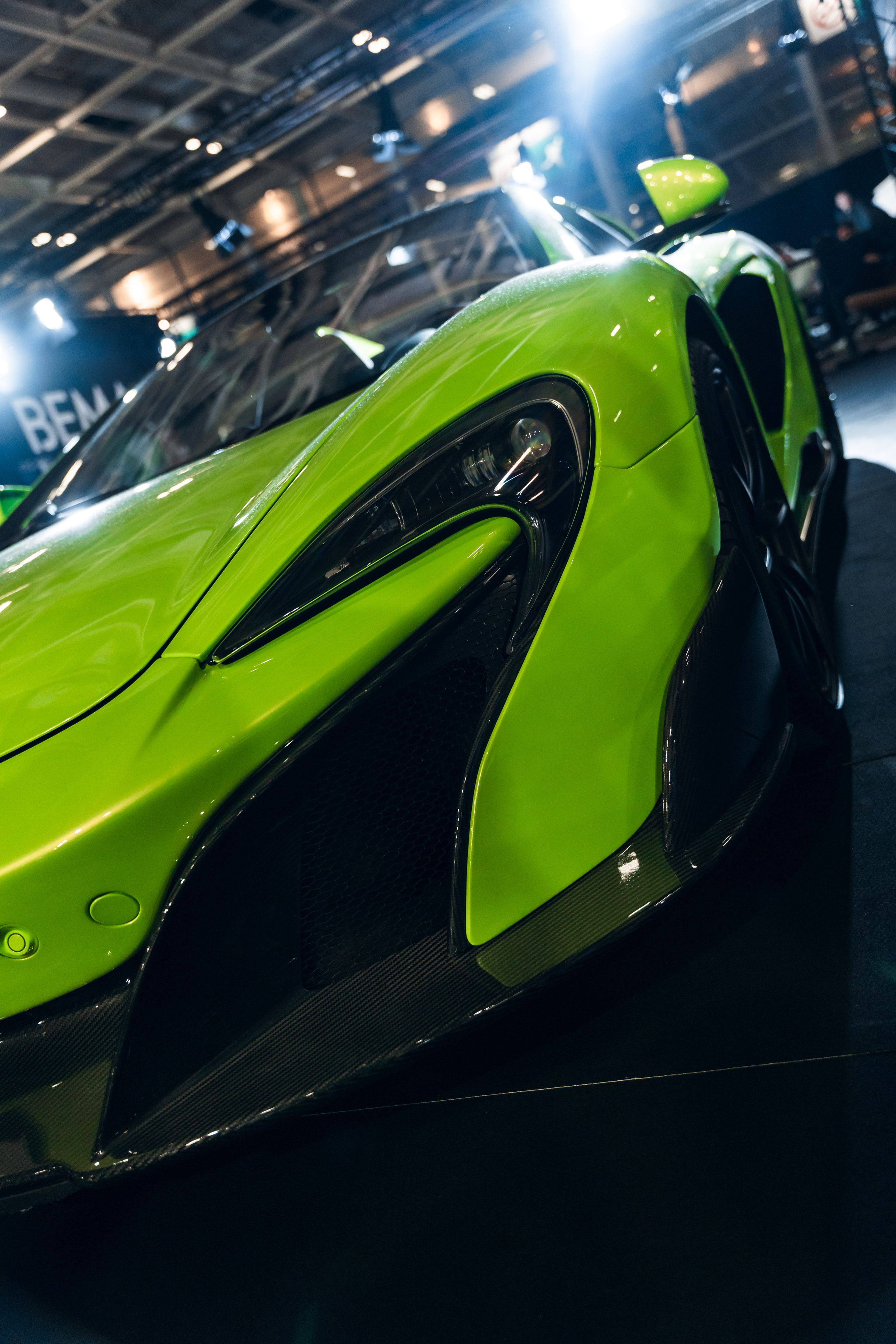 Retromobile 2026. Photographe de voitures à Paris — Vitalii Motruk