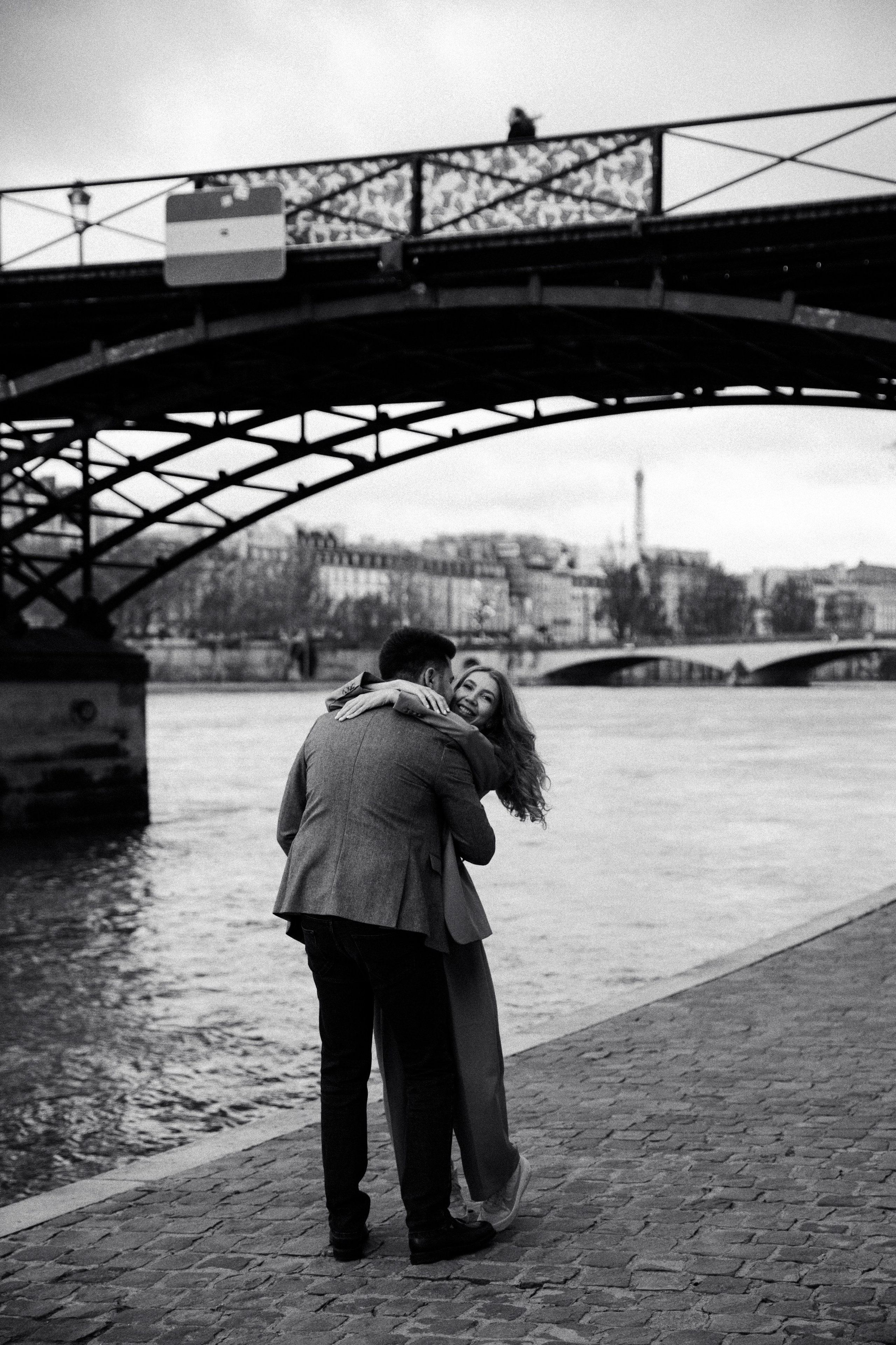 Couple Photo Walk in Paris — Romantic Lifestyle Photography. Paris Wedding Photographer