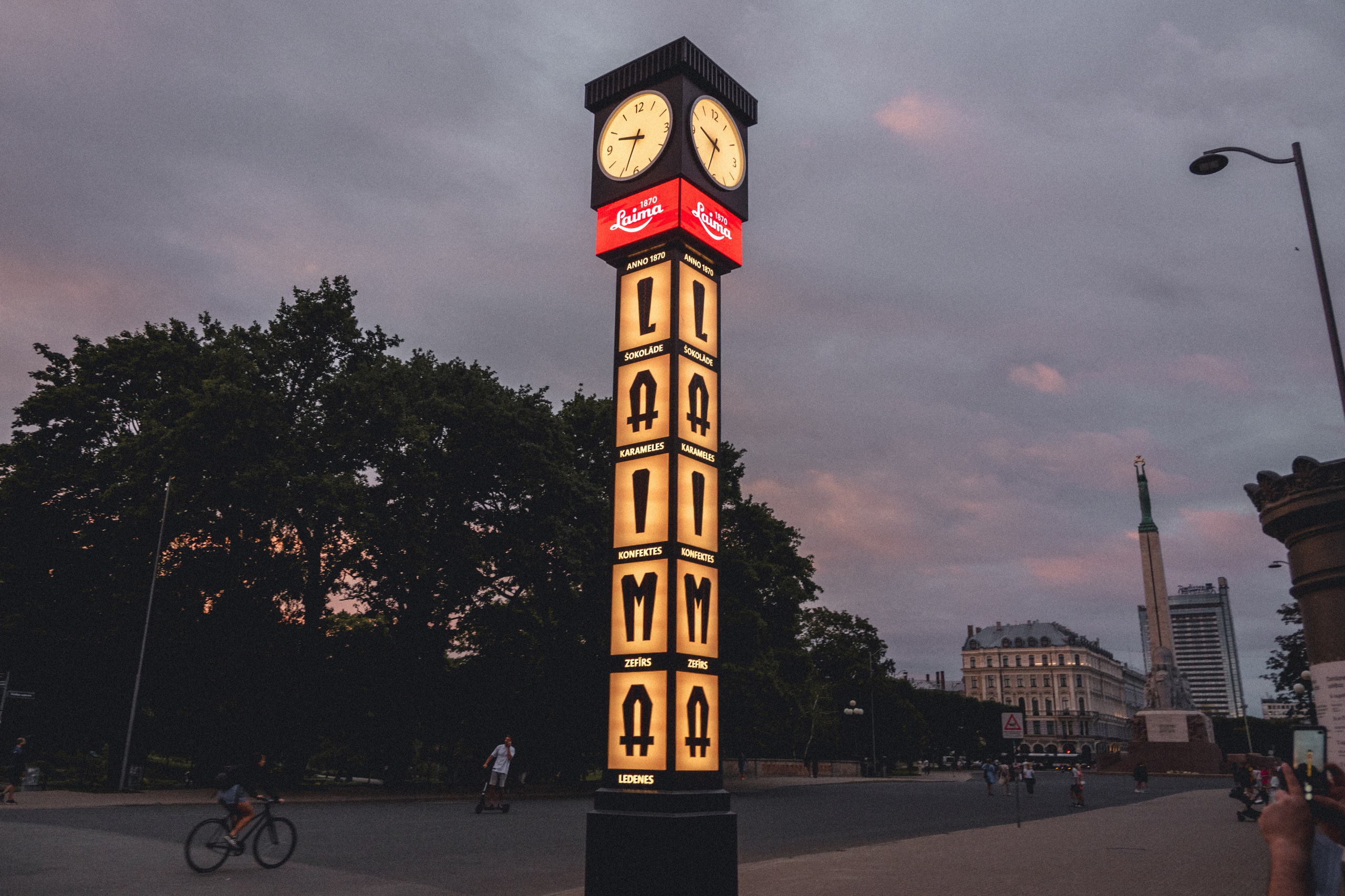 Voyage à Riga. Photographe sur Cote d’Azur. Portraits de familles, couples, enfants, événements