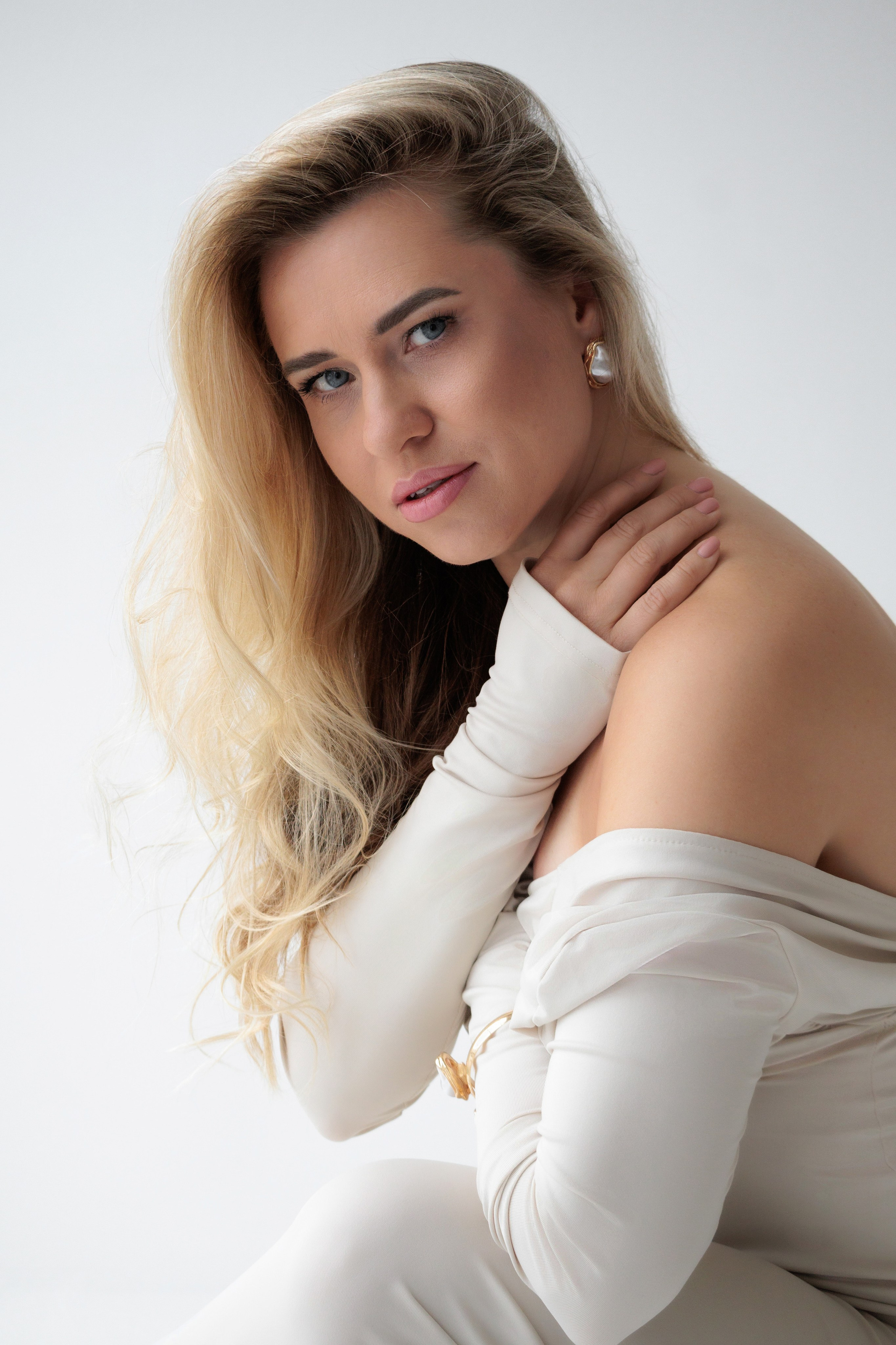 В студии | Портреты и стильные образы. Бренд & Женский фотограф в Таллинне / Фотограф Таллинн