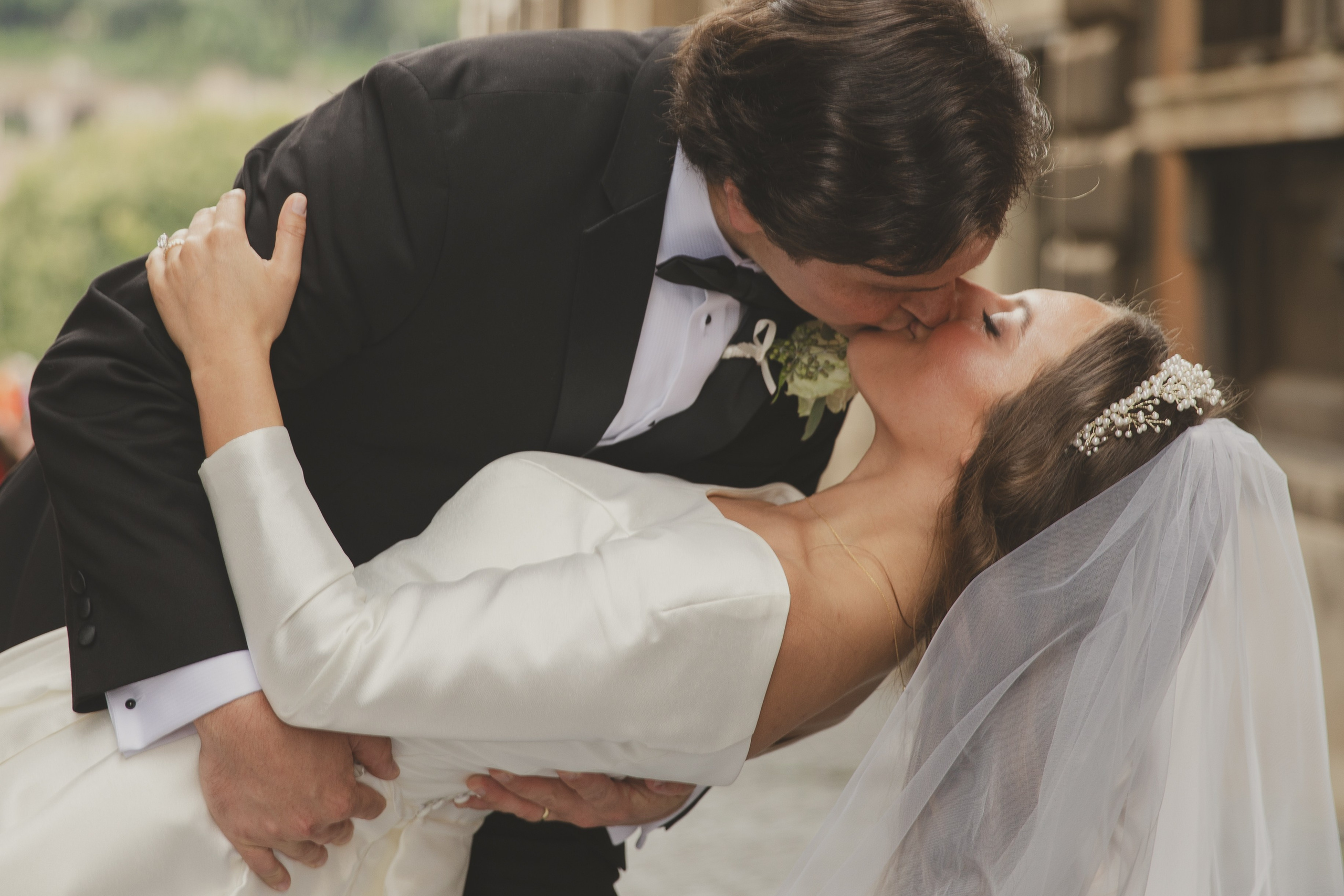 Elizaveta Razumova: Cinematic Photography for Love, Weddings, Portraits & Brands