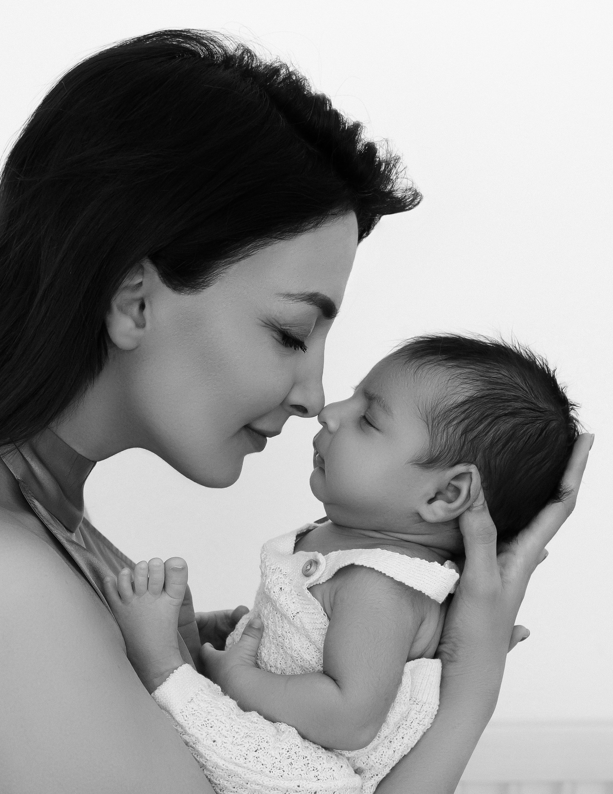 Lifestyle newborn. Los Angeles maternity, boudoir and family photographer