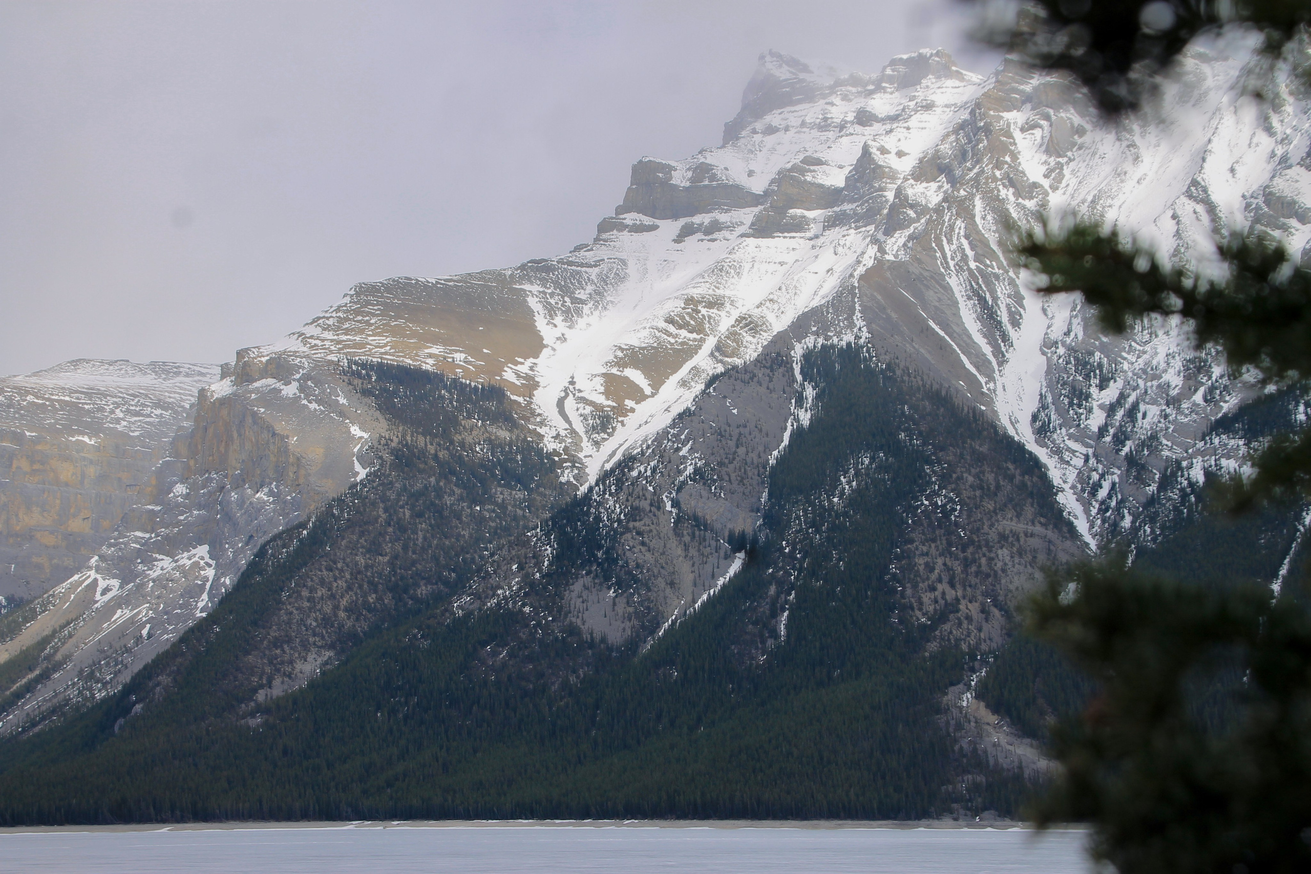 Lake Minnewanka. Emiliia Kotruch PHOTOGRAPHER