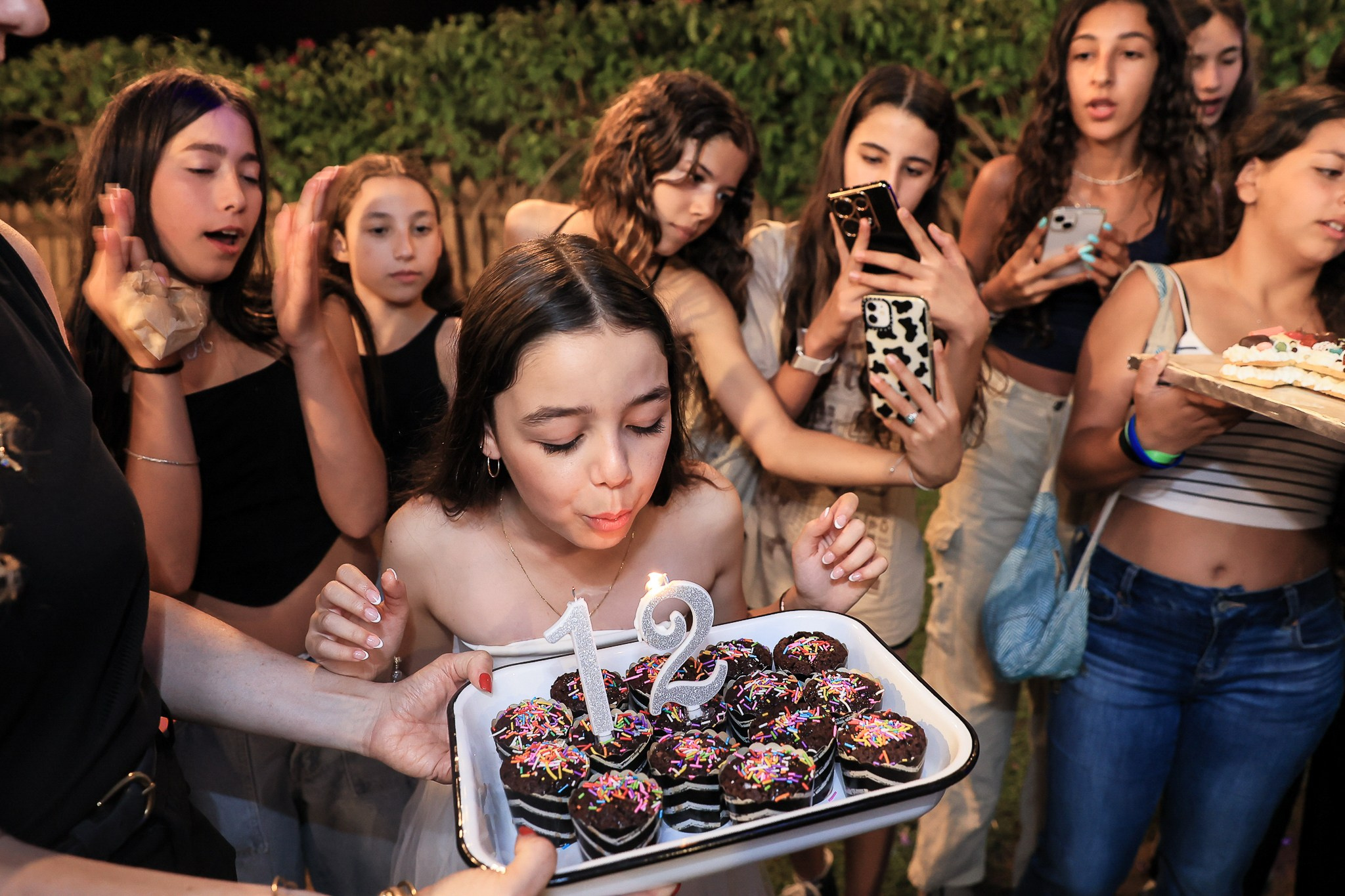 בת מצווה. שני ויזל | צלמת הריון, צילומי משפחה וצילומי בוק בת מצווה