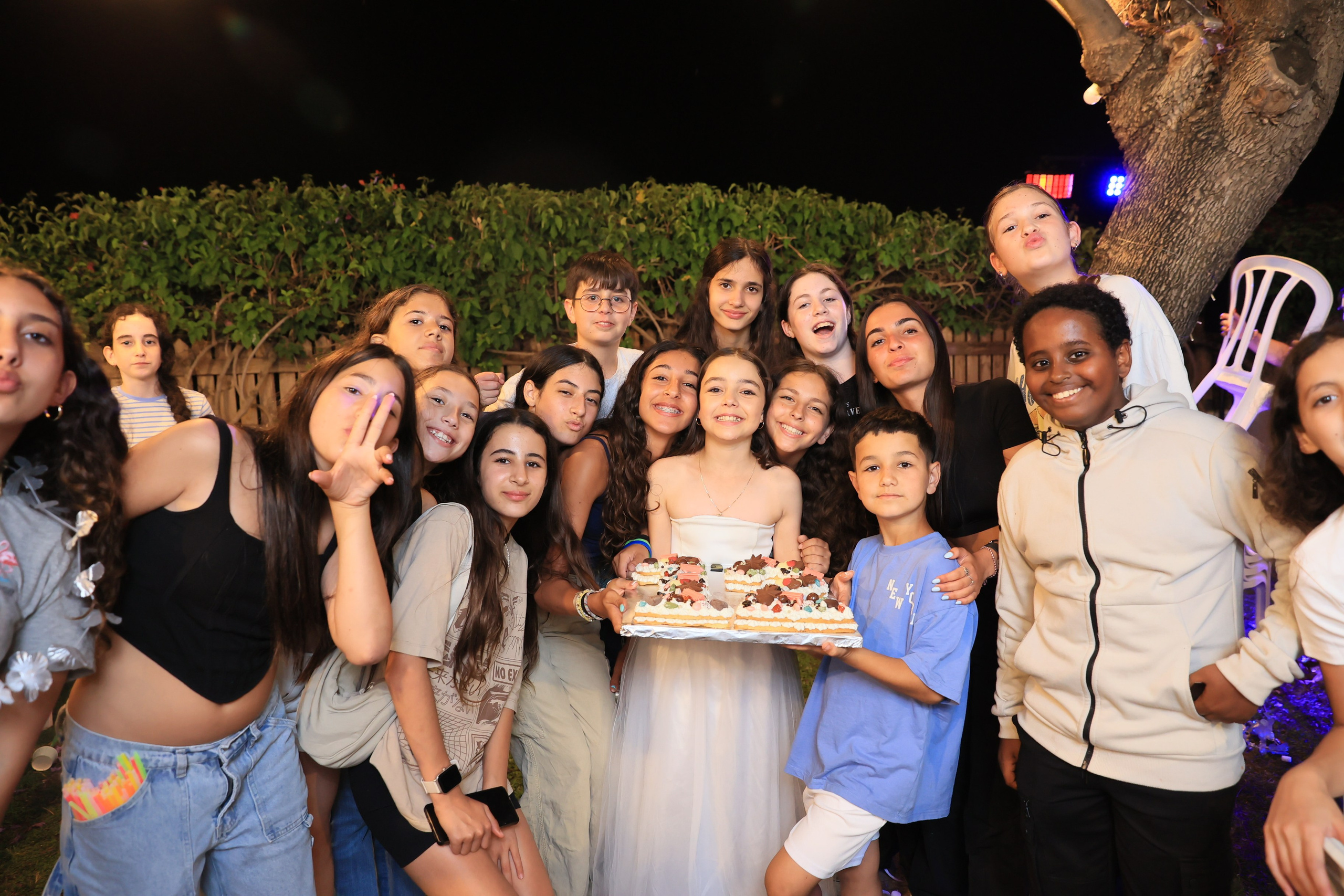 בת מצווה. שני ויזל | צלמת הריון, צילומי משפחה וצילומי בוק בת מצווה