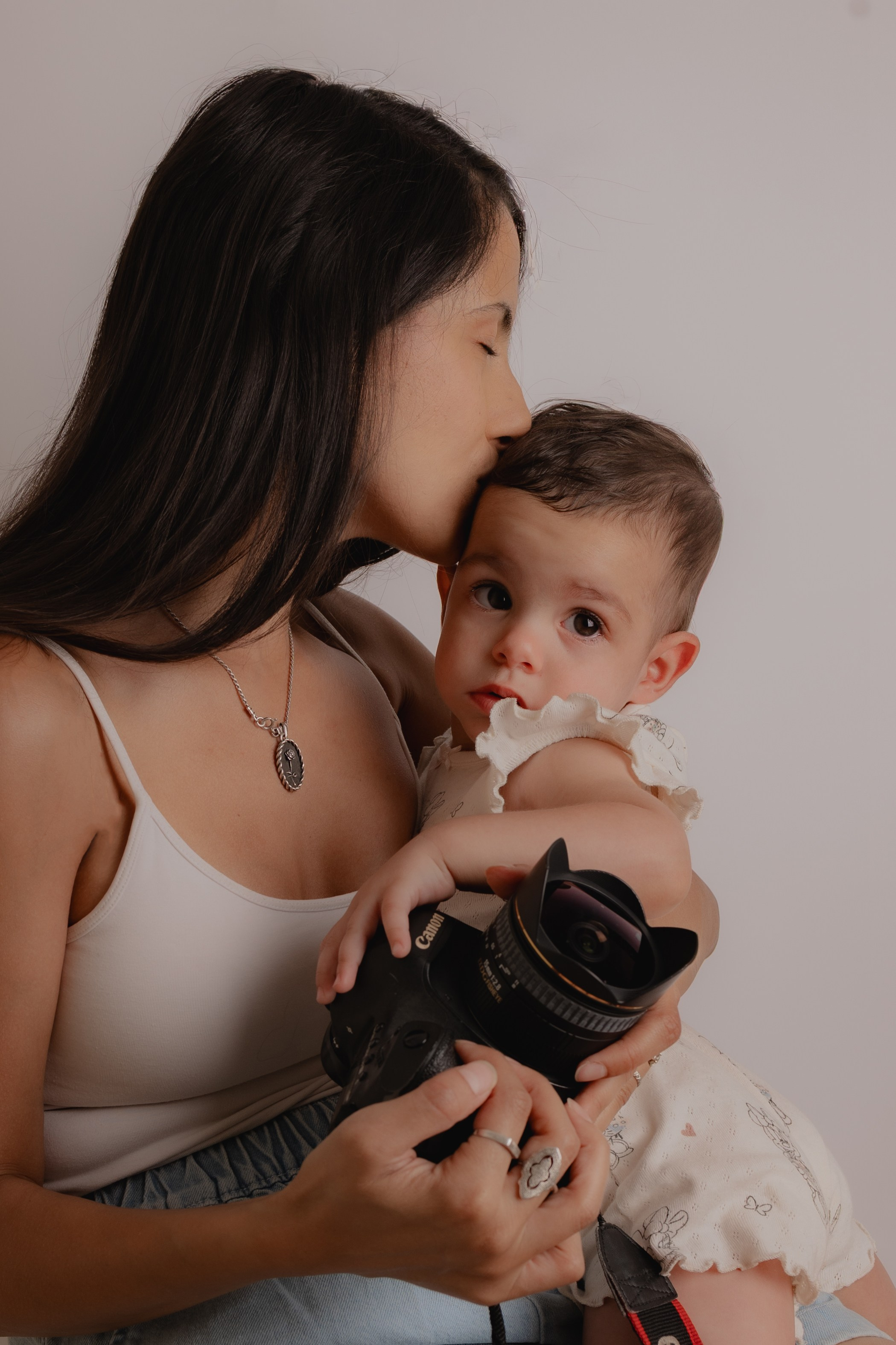 צור קשר + חבילות. שני ויזל | צלמת הריון, צילומי משפחה וצילומי בוק בת מצווה