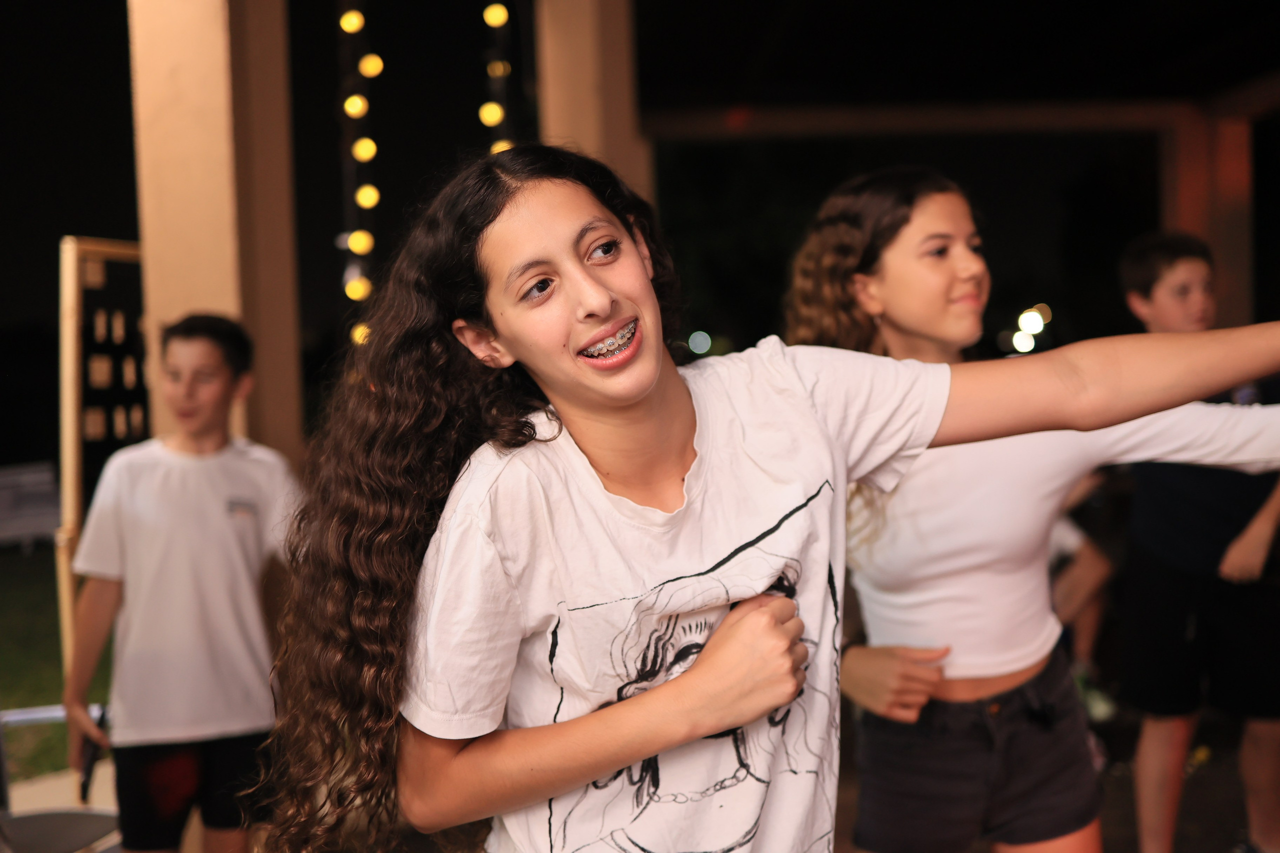 בת מצווה. שני ויזל | צלמת הריון, צילומי משפחה וצילומי בוק בת מצווה