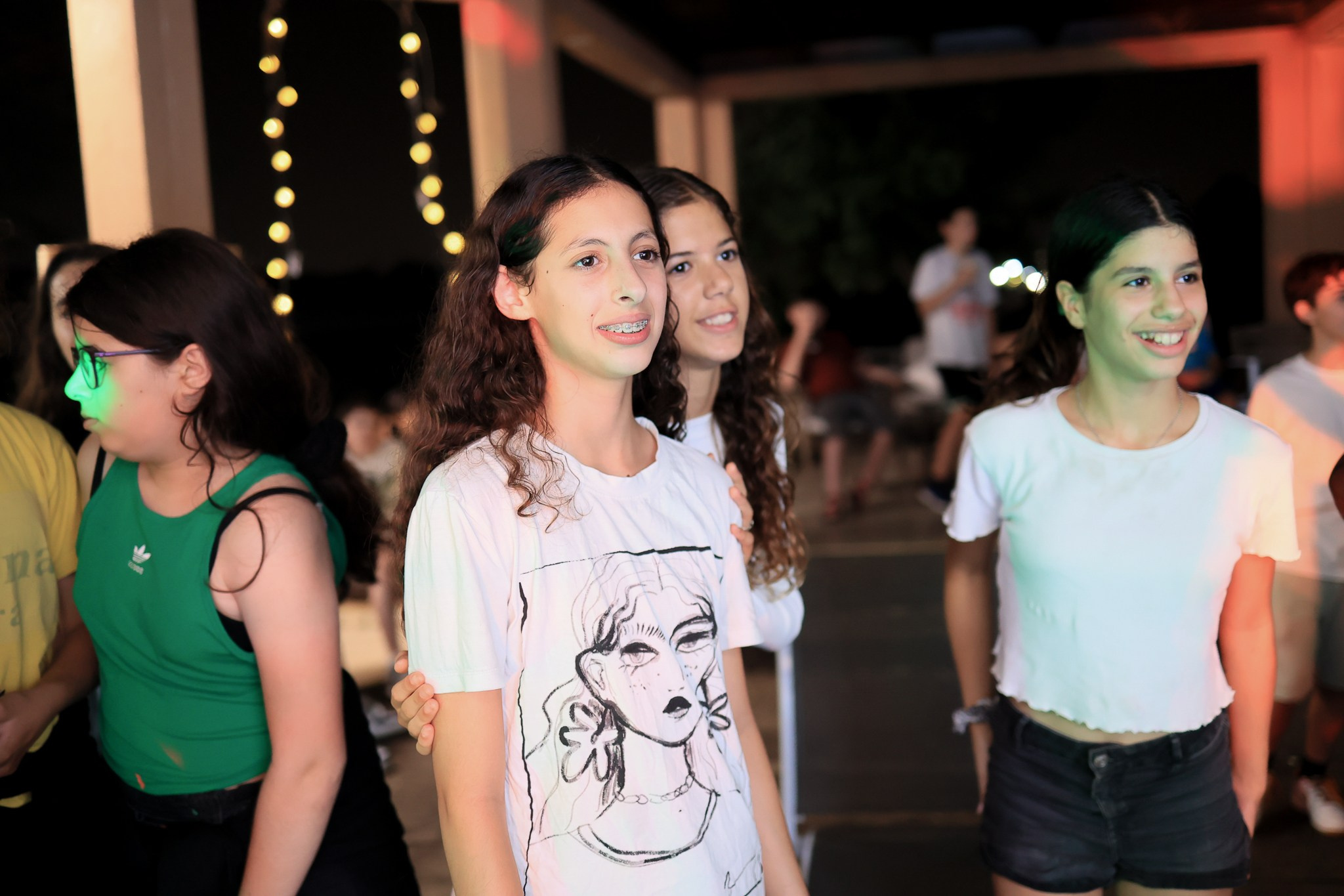 בת מצווה. שני ויזל | צלמת הריון, צילומי משפחה וצילומי בוק בת מצווה
