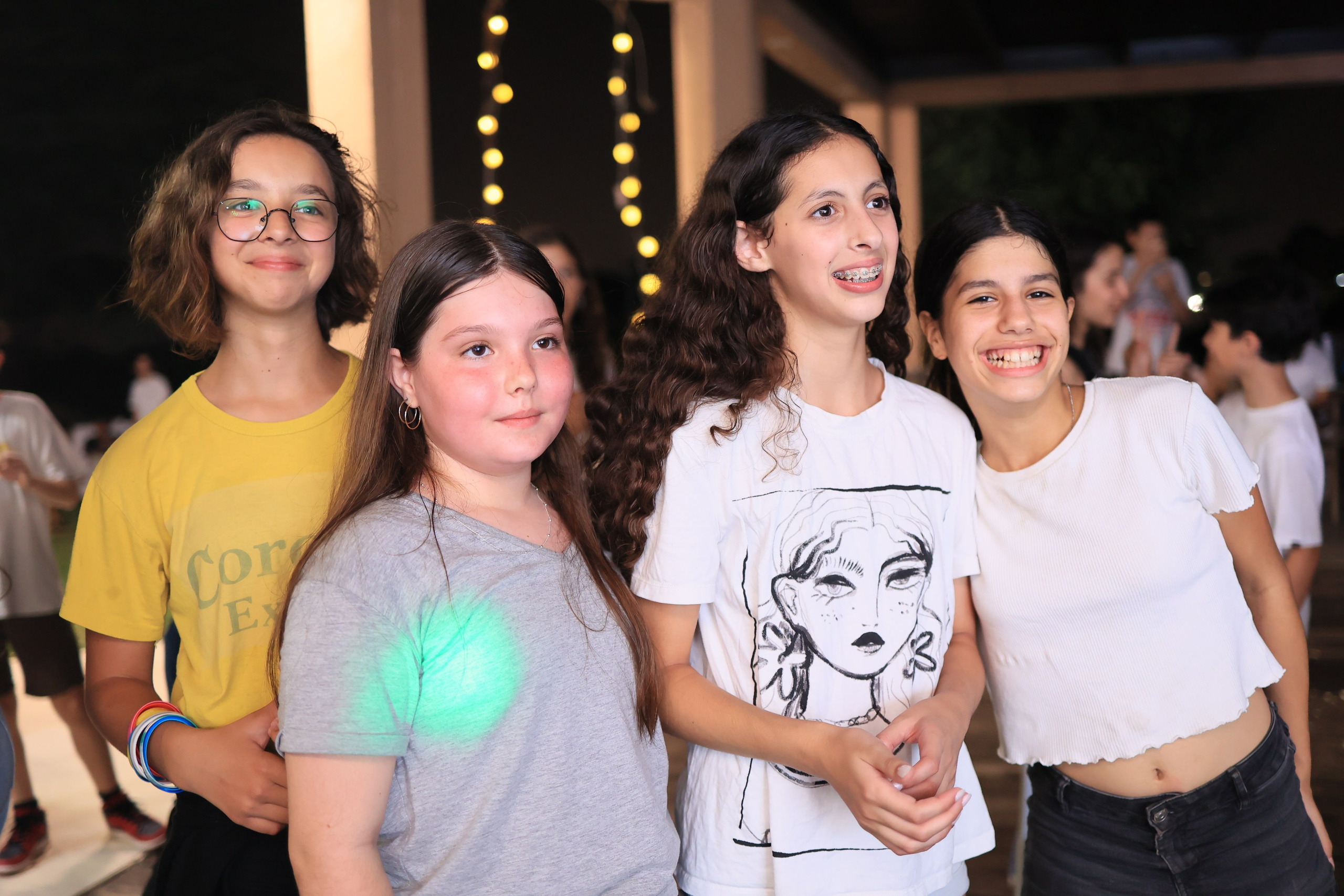 בת מצווה. שני ויזל | צלמת הריון, צילומי משפחה וצילומי בוק בת מצווה