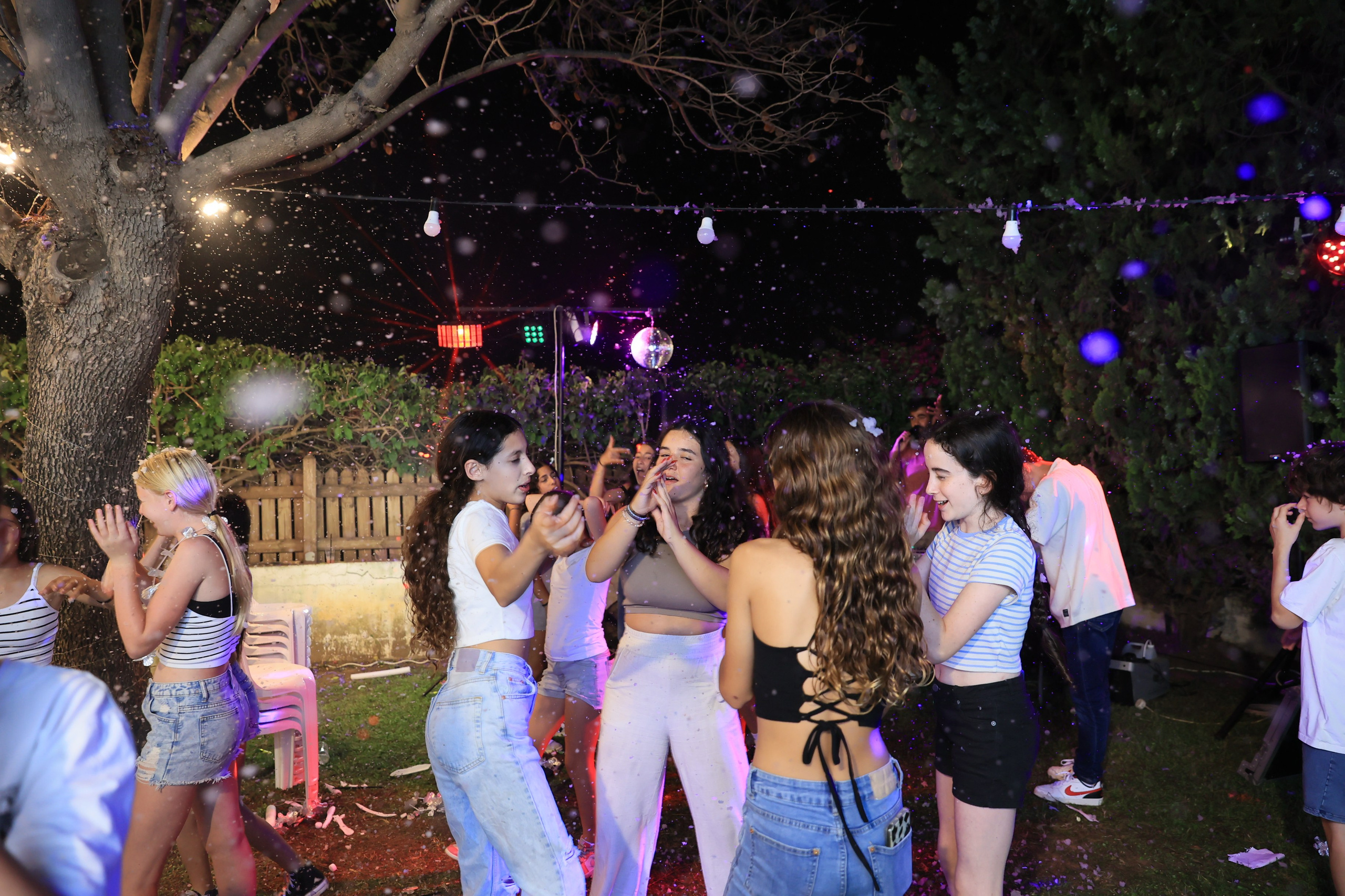 בת מצווה. שני ויזל | צלמת הריון, צילומי משפחה וצילומי בוק בת מצווה