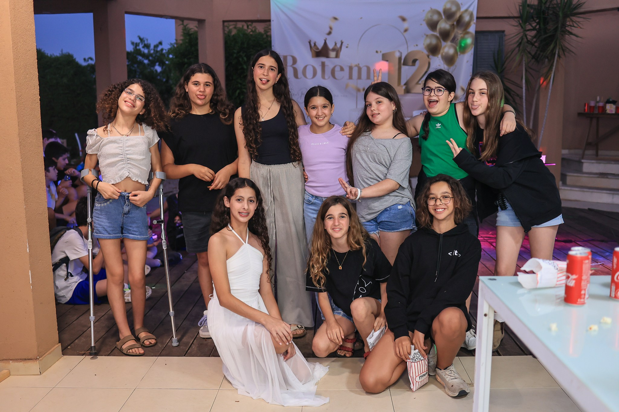 בת מצווה. שני ויזל | צלמת הריון, צילומי משפחה וצילומי בוק בת מצווה