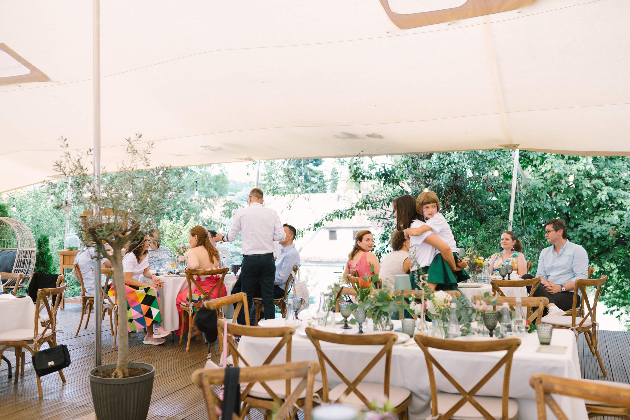 Fotografie de Eveniment Brașov: Povești Vizuale | Mădălina Beda. Madalina Beda- Artist vizual, fotograf, doula la nastere, consultant babywearing Brasov si in toata tara