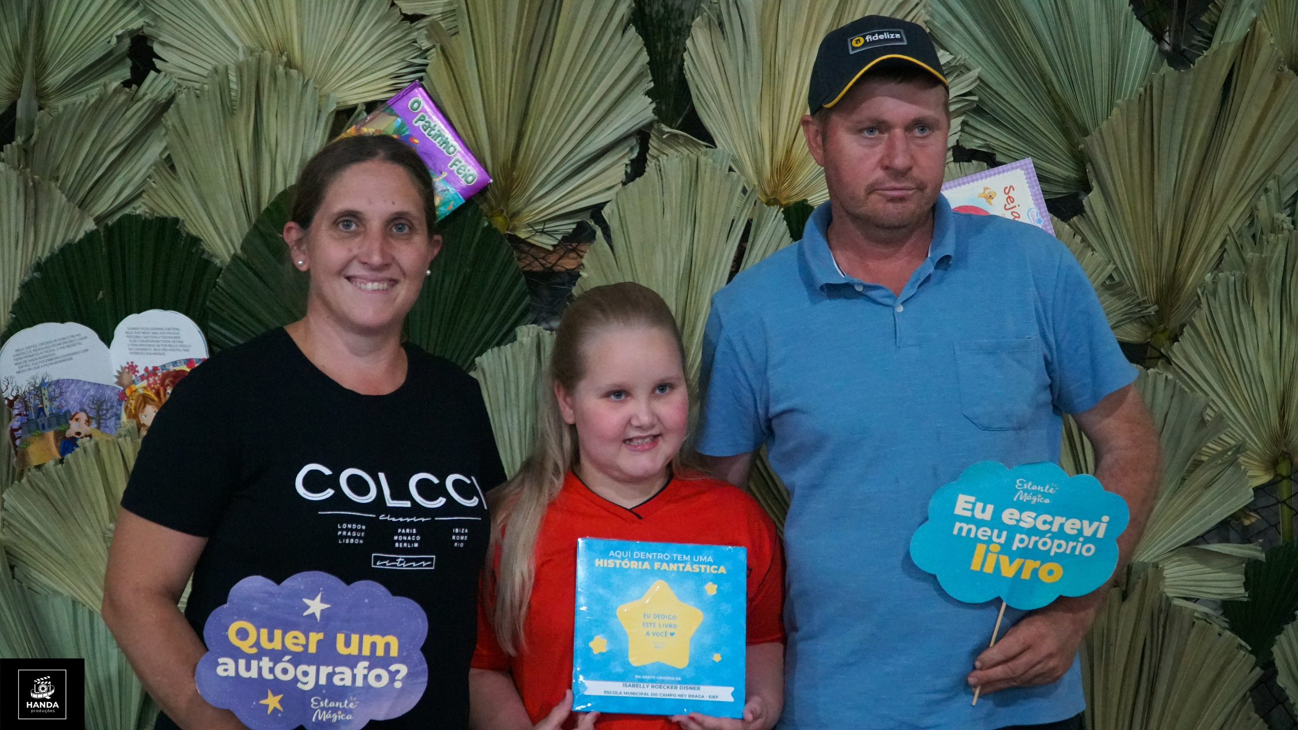 Noite autógrafos colégio Aurélio Buarque de Holanda. Handa Produções