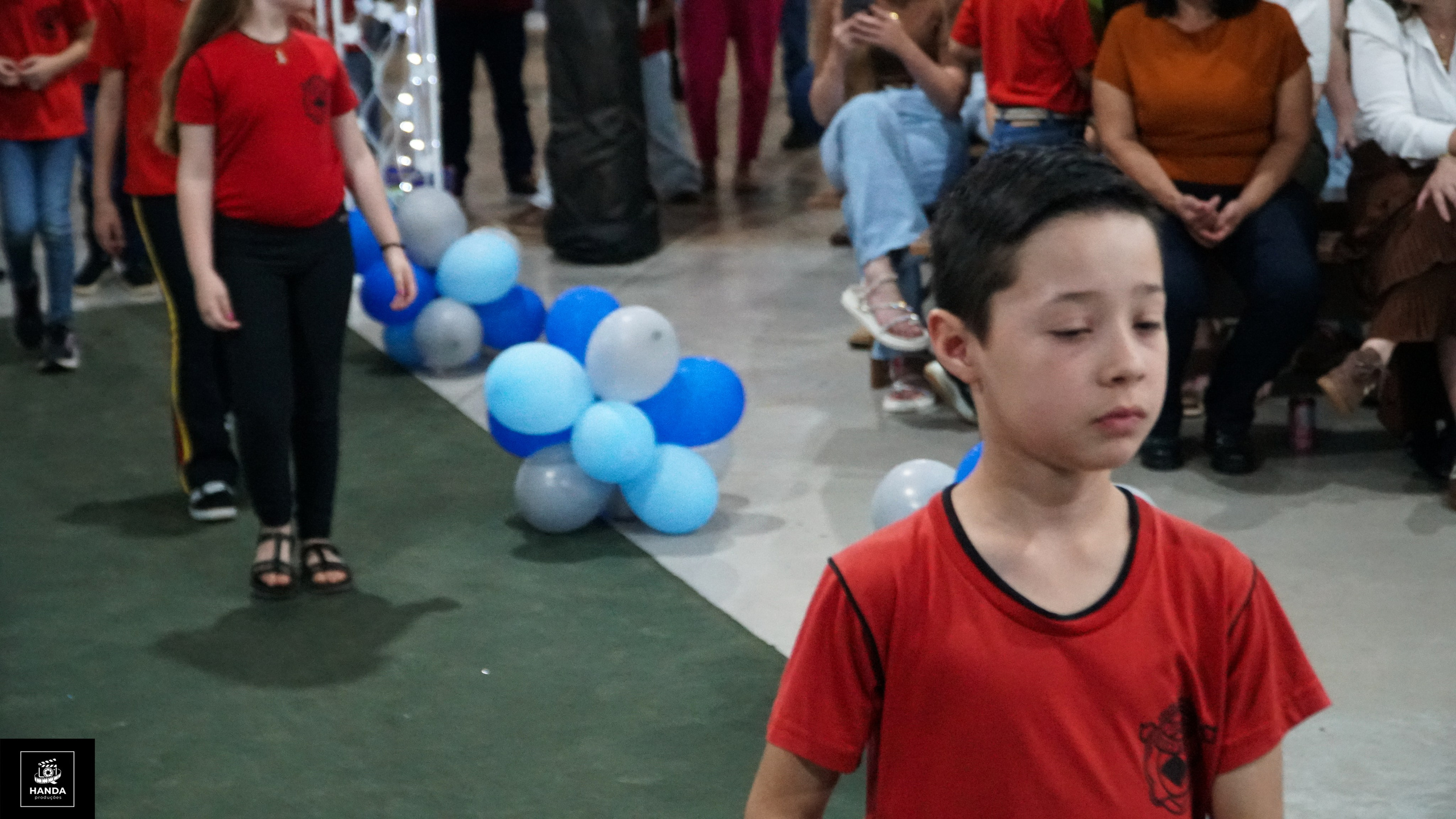 Noite autógrafos colégio Aurélio Buarque de Holanda. Handa Produções