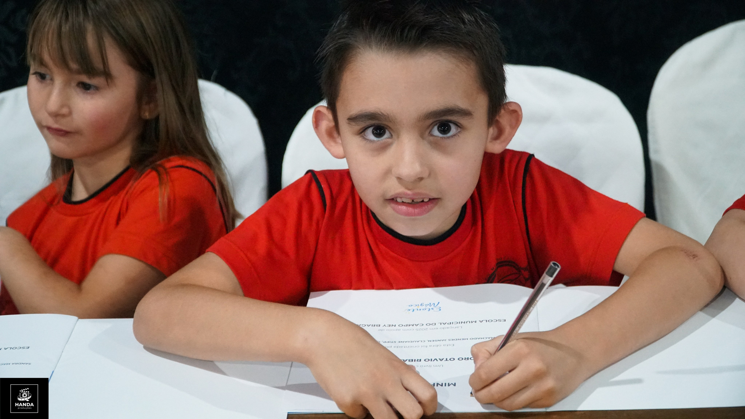 Noite autógrafos colégio Aurélio Buarque de Holanda. Handa Produções