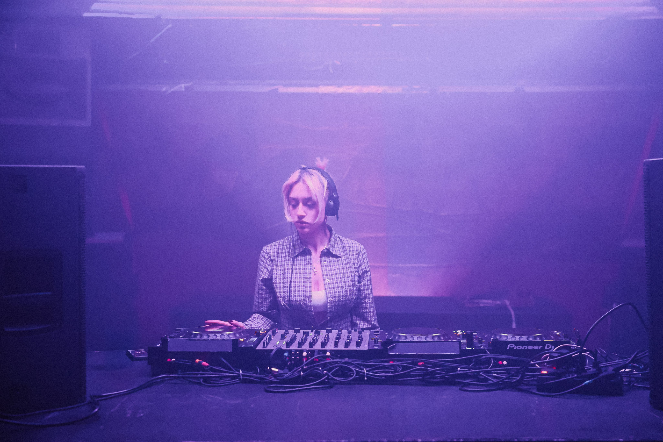 Event reportage (WHATISGOINGON x HOW). Asmikiam