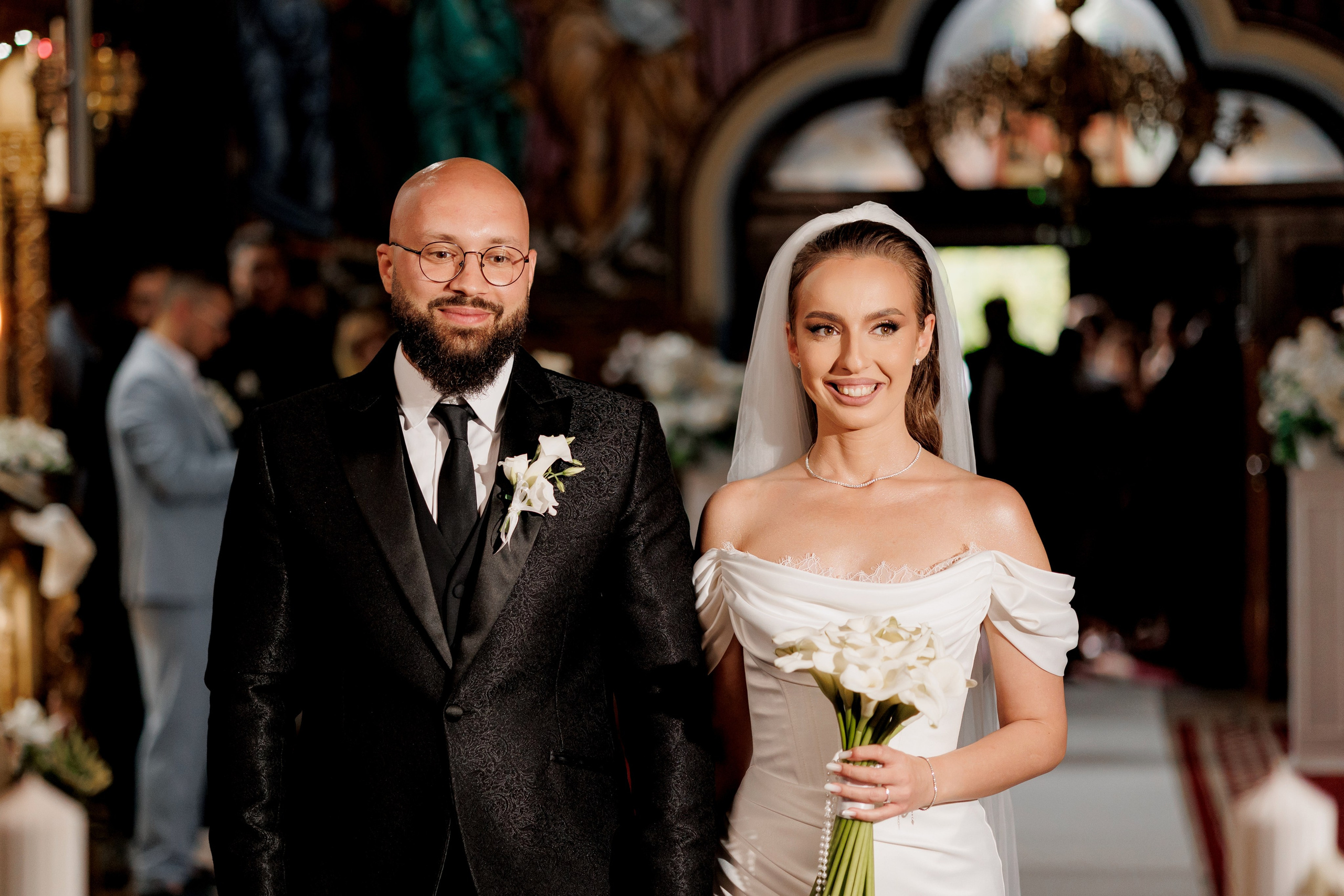Maria & Vasile. Wedding Photographer, based in Iasi, Romania, but will travel all over the globe to make sure you look amazing in all your wedding photos