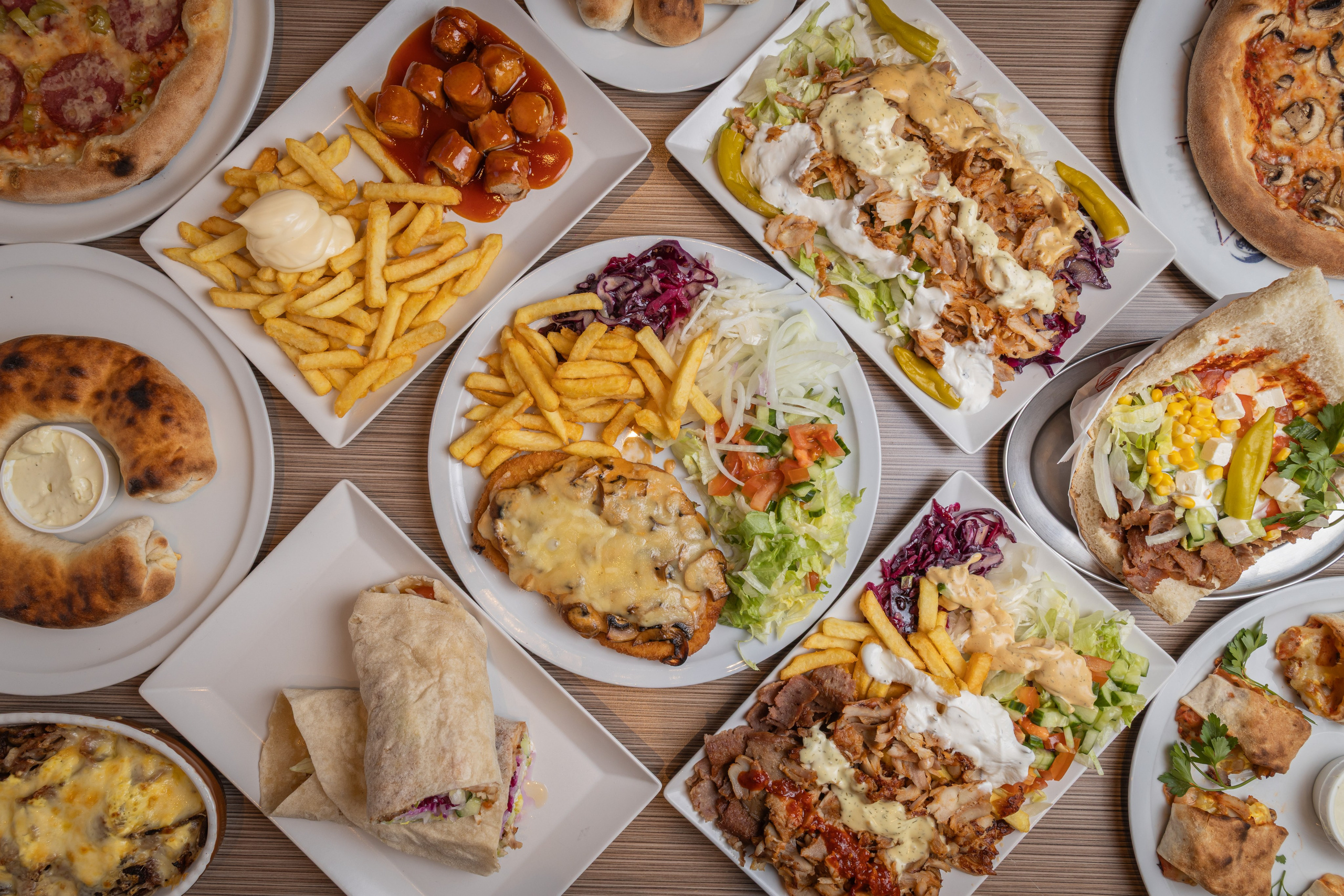 Lieferando Menu. Фотограф Сергей Невельский в Дортмунде — Эмоциональные свадебные фильмы, съемка недвижимости & индивидуальные фотоальбомы