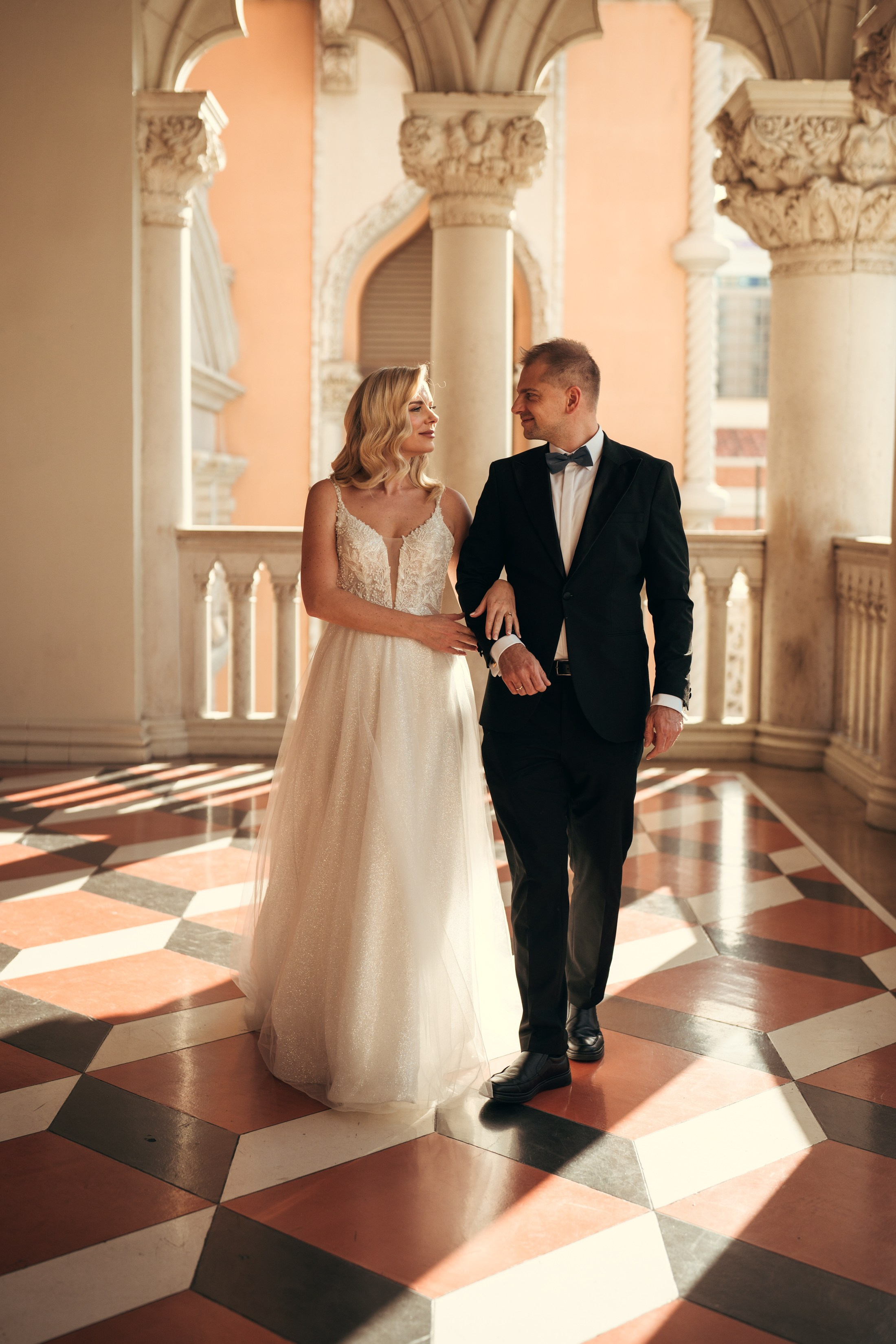 Yrina&Miroslav. Wedding & elopement photographer Viktoriya Kravtsov. Las Vegas